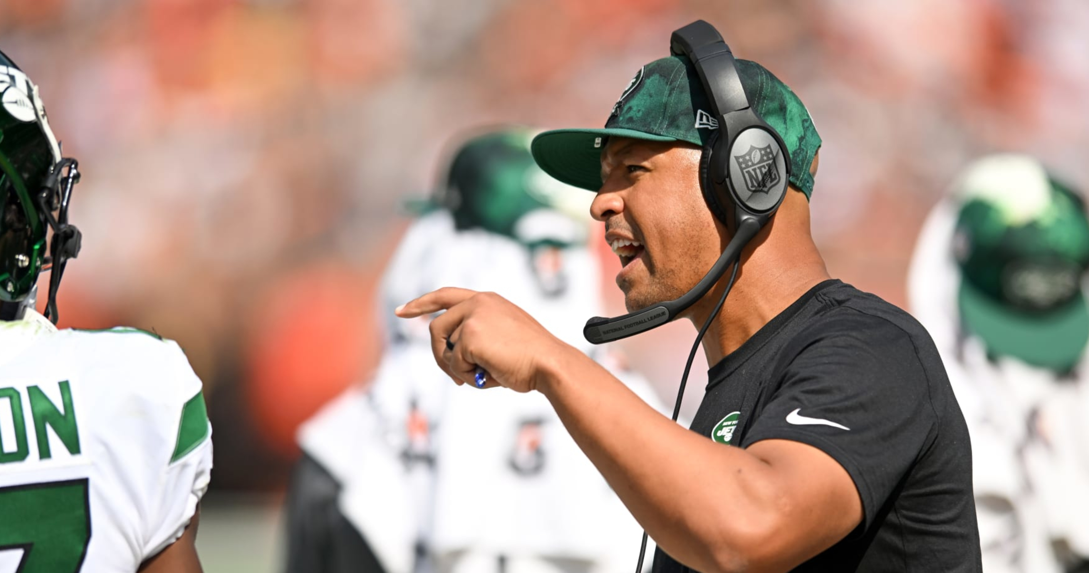 Jets WR Coach Miles Austin Suspended 1 Year for Violating NFL's Gambling Policy