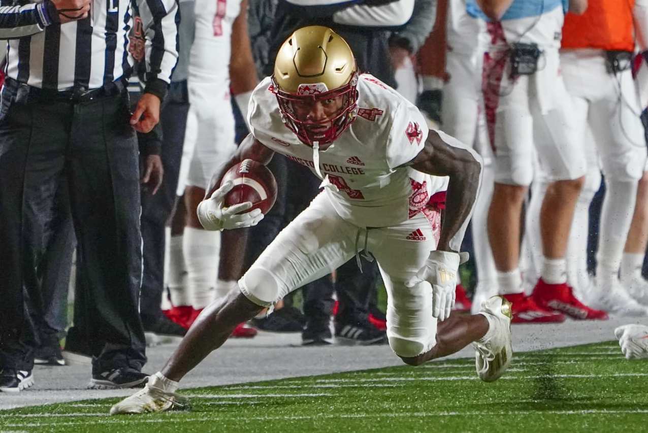 CHESTNUT HILL, MA - OCTOBER 08: Boston College Eagles Wide Receiver Zay Flowers (4) runs with the ball after making a catch during the second half of the college football game between the Clemson Tigers and the Boston College Eagles on October 8, 2022, at Alumni Stadium in Chestnut Hill, Ma. (Photo by Gregory Fisher/Icon Sportswire via Getty Images)