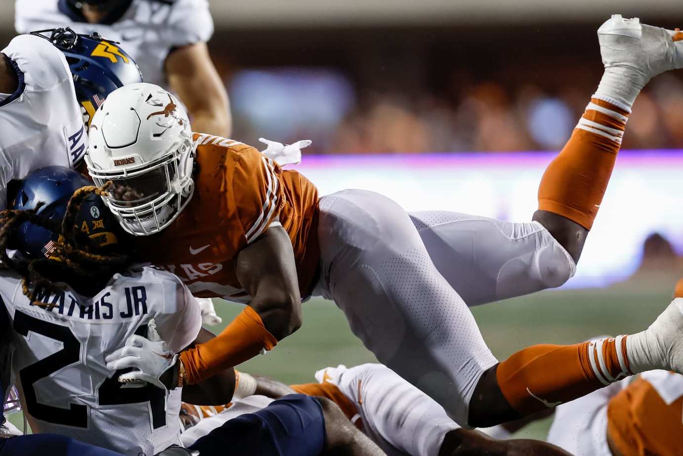 Texas LB outlook for 2022: Is this the year DeMarvion Overshown climbs up  NFL draft boards?