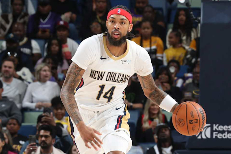 NEW ORLEANS, LA - NOVEMBER 16: Brandon Ingram #14 of the New Orleans Pelicans dribbles the ball during the game against the Los Angeles Lakers on November 16, 2024 at the Smoothie King Center in New Orleans, Louisiana. NOTE TO USER: User expressly acknowledges and agrees that, by downloading and or using this Photograph, user is consenting to the terms and conditions of the Getty Images License Agreement. Mandatory Copyright Notice: Copyright 2024 NBAE (Photo by Layne Murdoch Jr./NBAE via Getty Images)