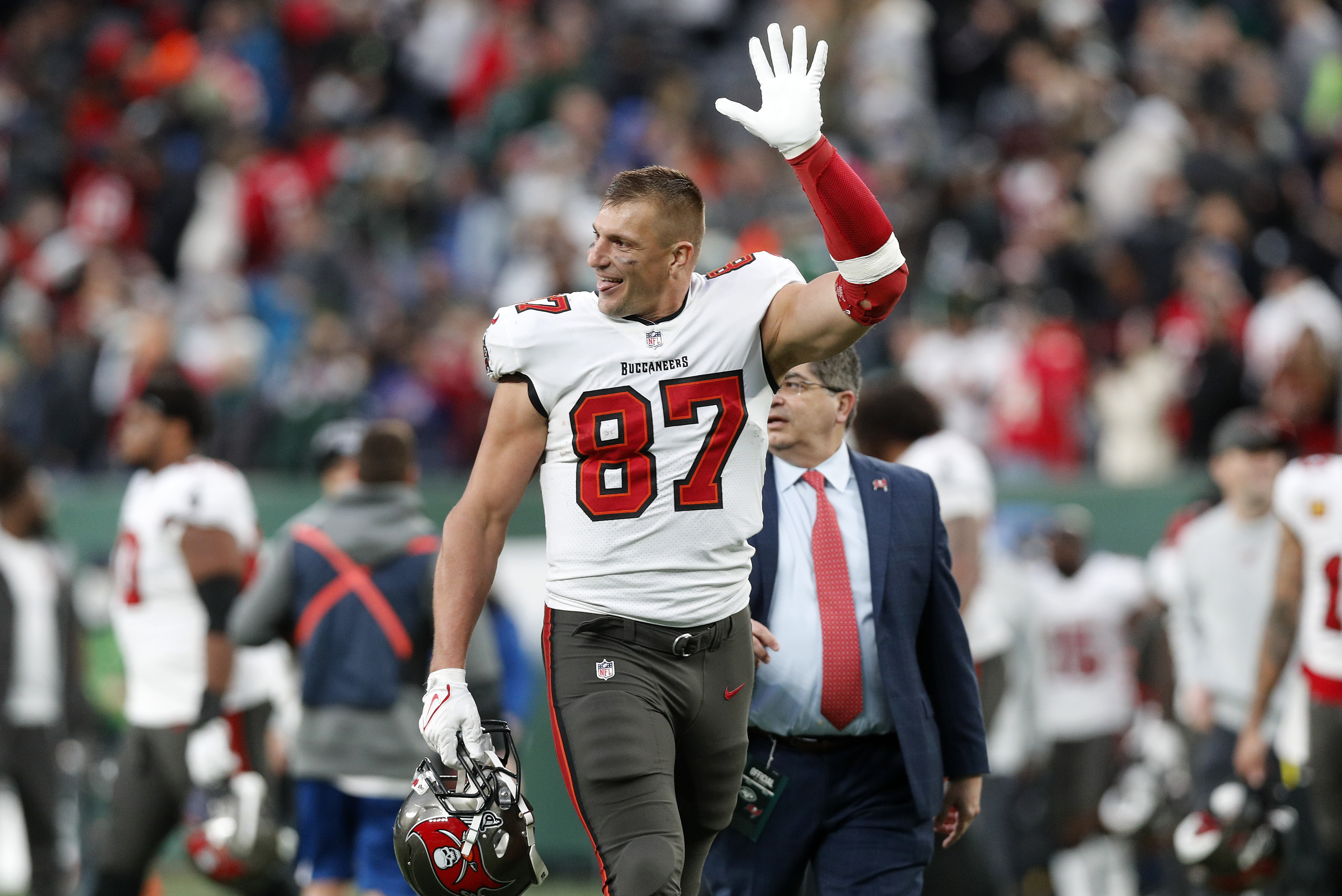 Rob Gronkowski on Bucs' struggles: 'I could definitely help out'