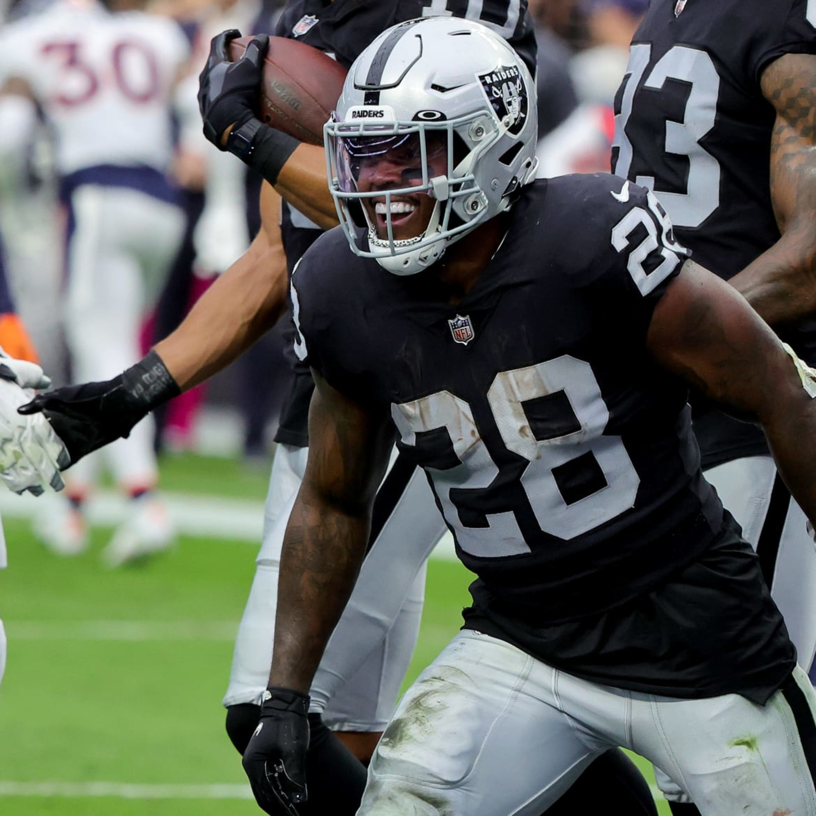 Josh Jacobs' two touchdowns lift Raiders past Broncos