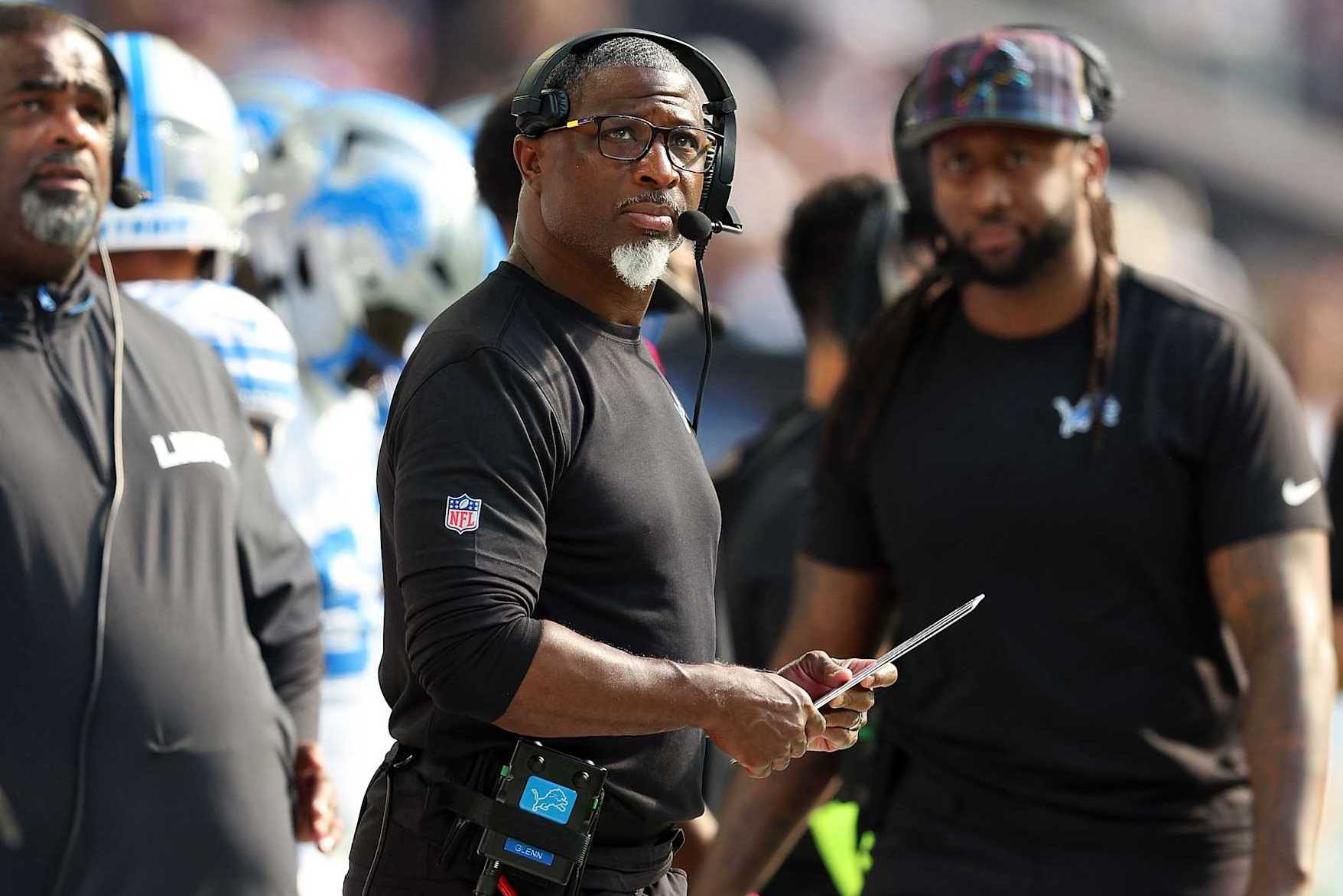 MINNEAPOLIS, MINNESOTA - OCTOBER 20: Defensive coordinator Aaron Glenn of the Detroit Lions looks on against the Minnesota Vikings in the second quarter at U.S. Bank Stadium on October 20, 2024 in Minneapolis, Minnesota. The Lions defeated the Vikings 31-29. (Photo by David Berding/Getty Images)