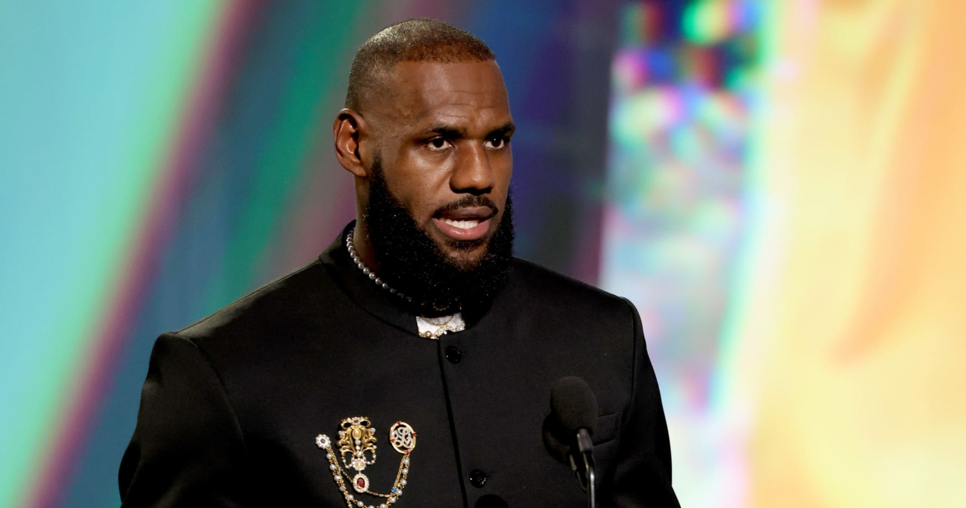 LeBron James flexes NFL knowledge with impressive Week 4 picks record