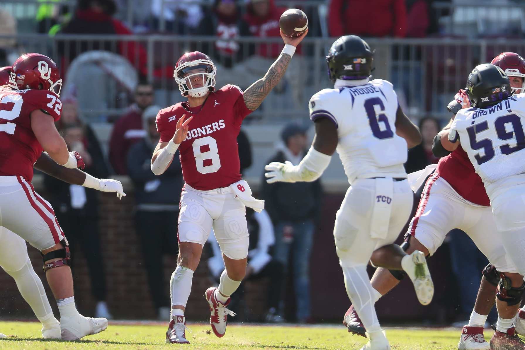 NORMAN, OK - NOVEMBER 24: Oklahoma Sooners QB Dillon Gabriel (08) passes the ball during a game between the Oklahoma Sooners and the Texas Christian Horned Frogs at Gaylord Memorial Stadium in Norman, Oklahoma on November 24, 2023. (Photo by David Stacy/Icon Sportswire via Getty Images)