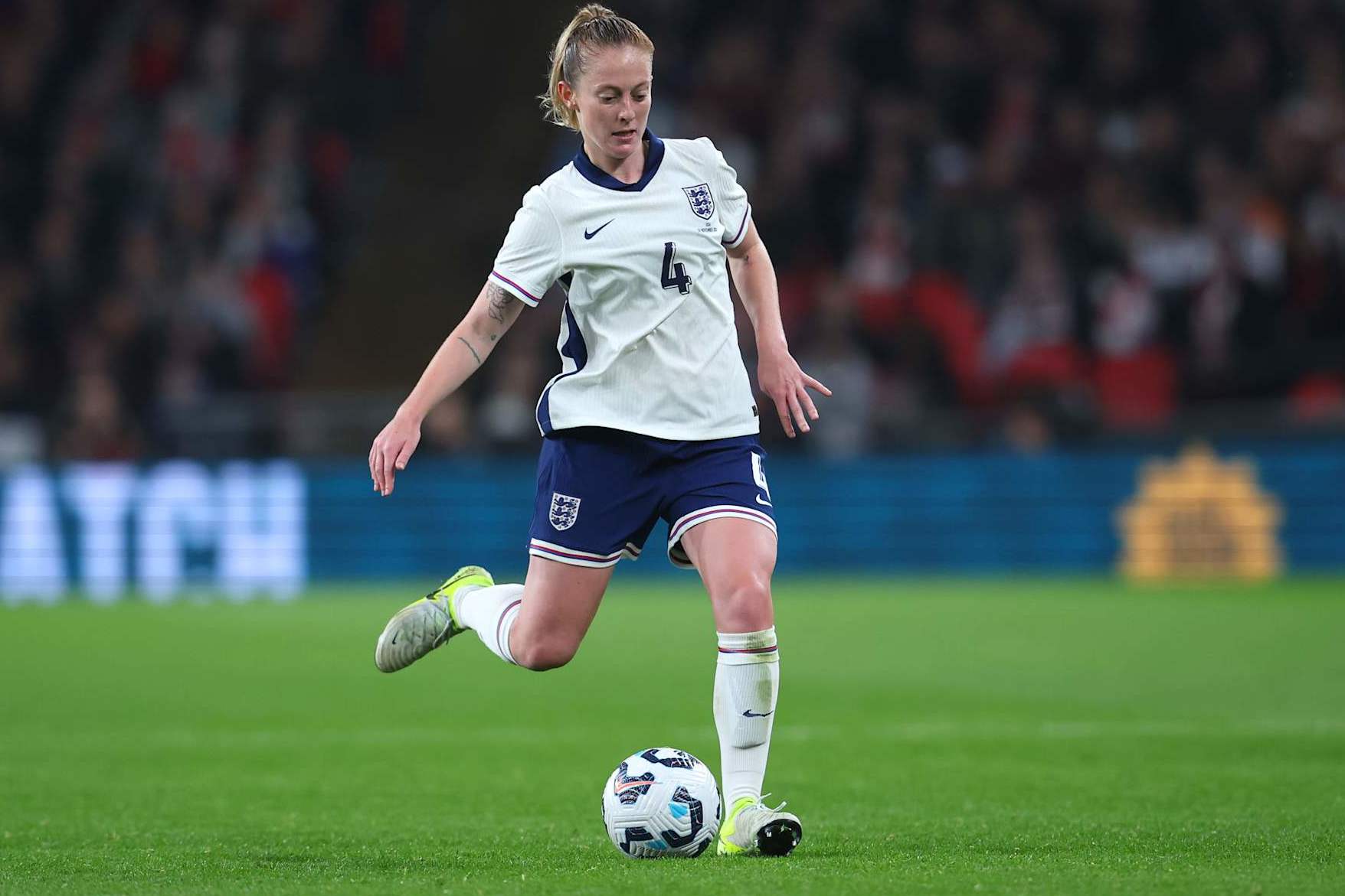 LONDON, ENGLAND - NOVEMBER 30: Keira Walsh of England passing the ball during the Women's international friendly between England and the USA at Wembley Stadium on November 30, 2024 in London, England. (Photo by Ed Sykes/Sportsphoto/Allstar via Getty Images)