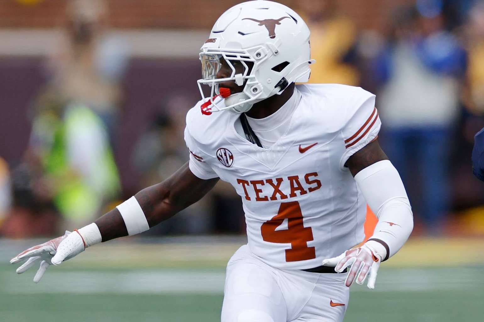 ANN ARBOR, MI - SEPTEMBER 07: Texas Longhorns defensive back Andrew Mukuba (4) drops into coverage on defense during a college football game against the Michigan Wolverines on September 07, 2024 at Michigan Stadium in Ann Arbor, Michigan. (Photo by Joe Robbins/Icon Sportswire via Getty Images)