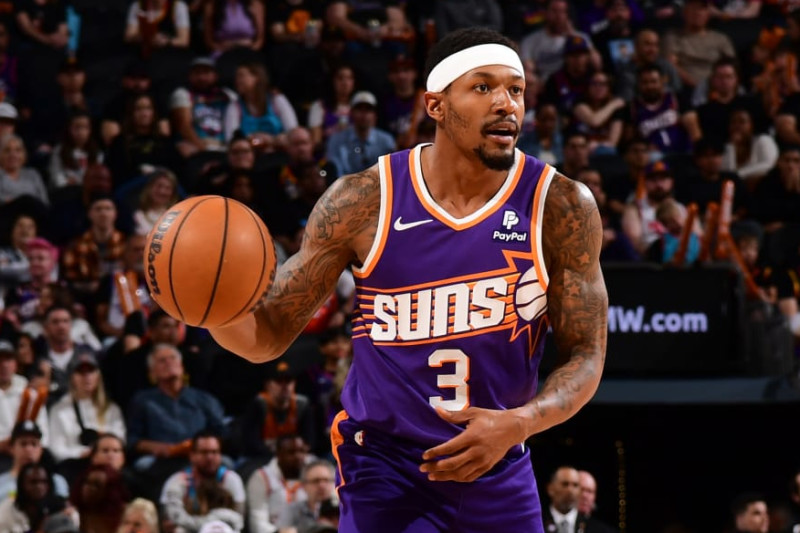 PHOENIX, AZ - MARCH 2: Bradley Beal #3 of the Phoenix Suns handles the ball during the game against the Houston Rockets on March 2, 2024 at Footprint Center in Phoenix, Arizona. NOTE TO USER: User expressly acknowledges and agrees that, by downloading and or using this photograph, user is consenting to the terms and conditions of the Getty Images License Agreement. Mandatory Copyright Notice: Copyright 2023 NBAE (Photo by Kate Frese/NBAE via Getty Images)