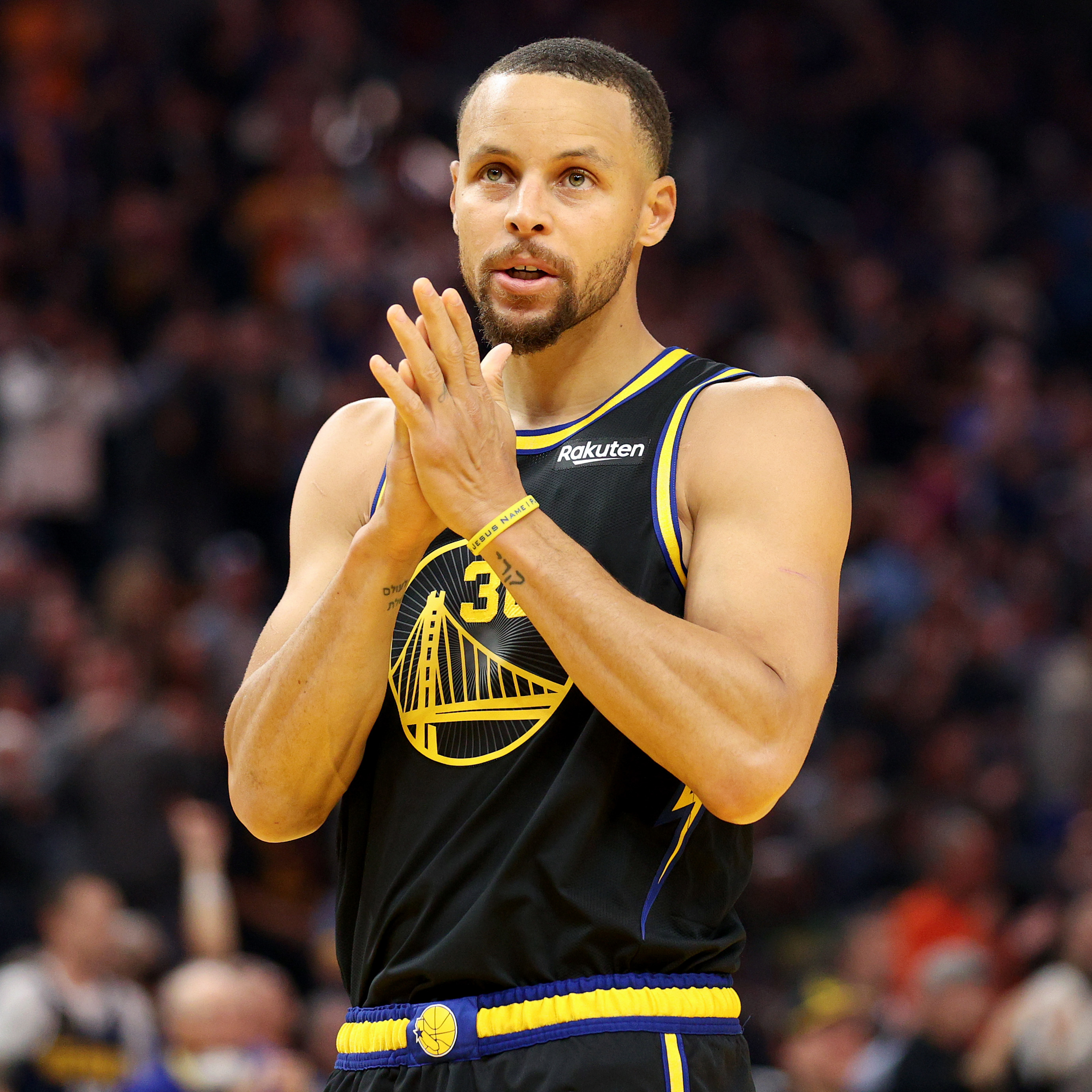 Warriors’ Steph Curry Suffered Leg Injury vs. Celtics: ‘Don’t Think I’ll Miss a Game’