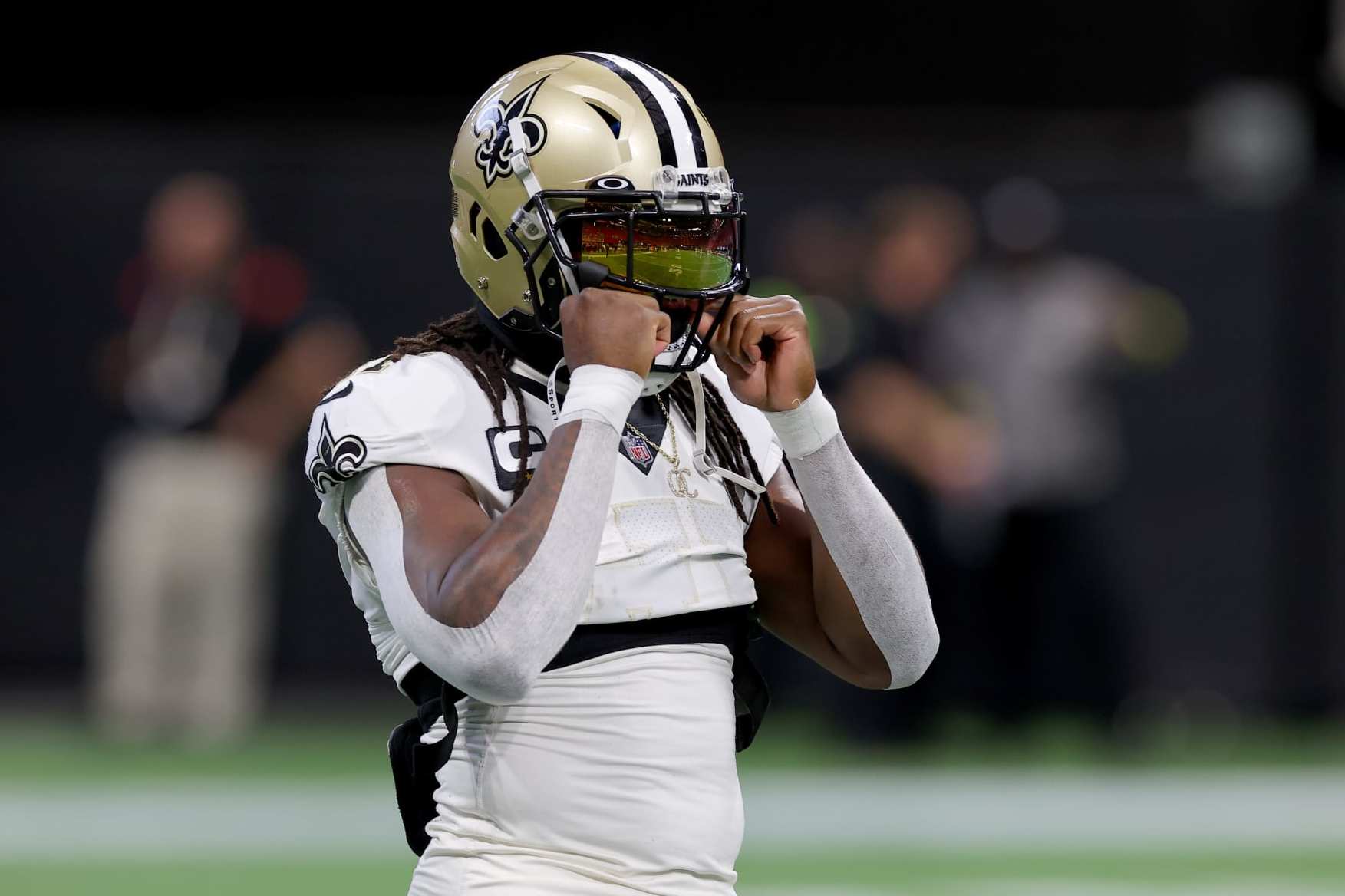 Saints running back Alvin Kamara used his signing bonus to buy wings