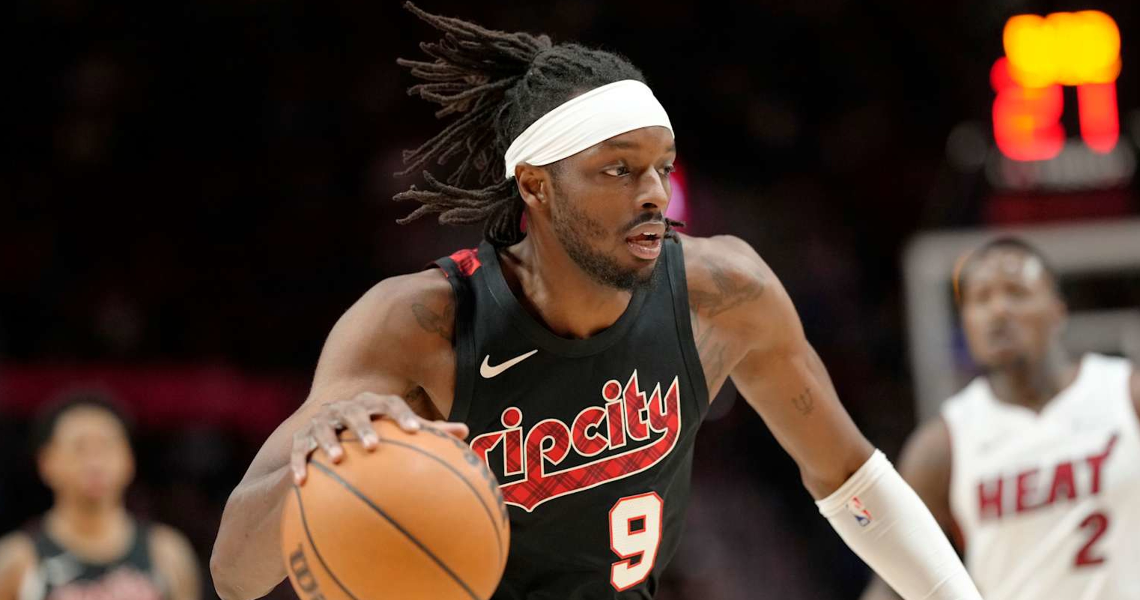 5 Trades to Shake Up 2024-25 NBA Starting Lineups