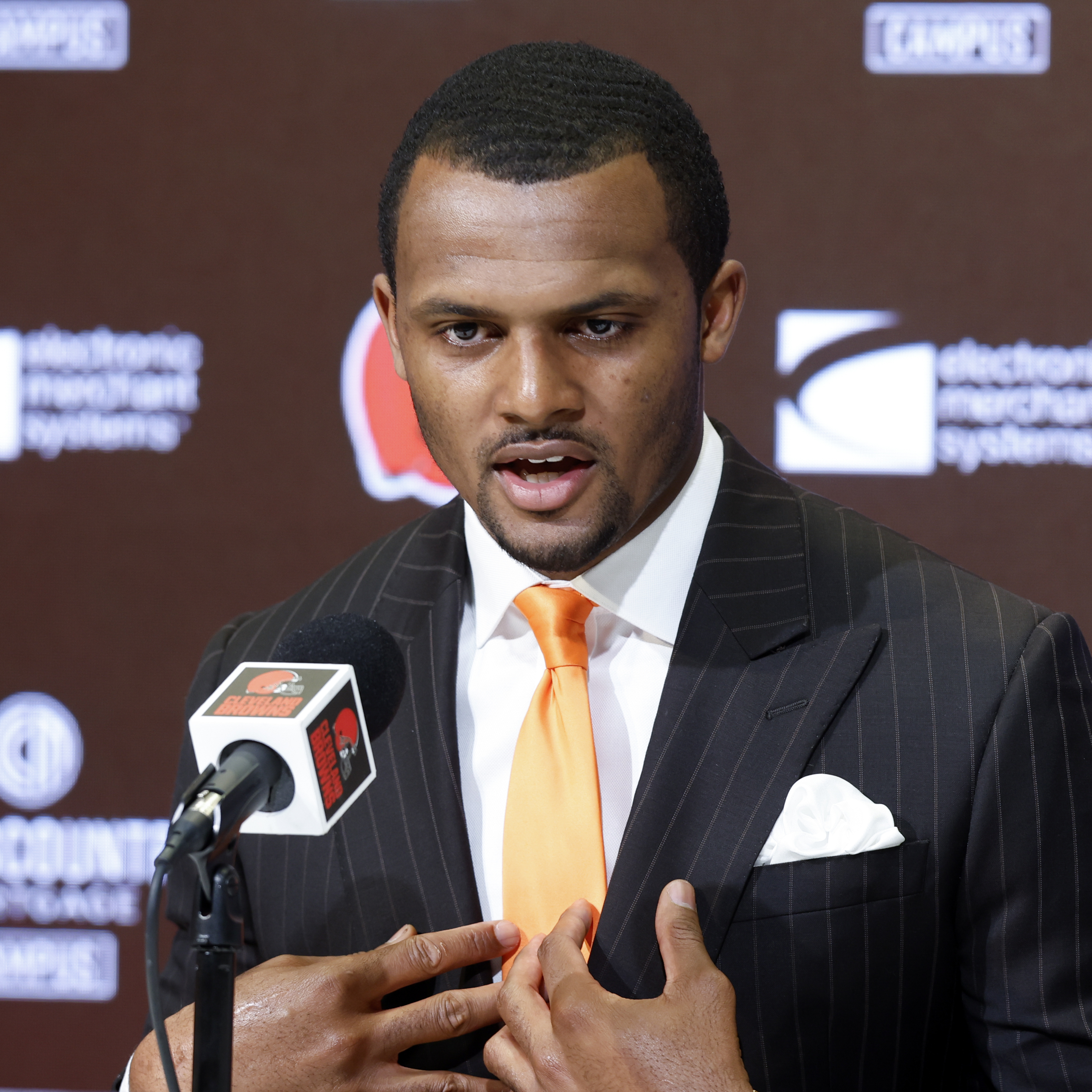 Report: Deshaun Watson Used Facilities, NDAs Provided by Texans for Massage Sess..