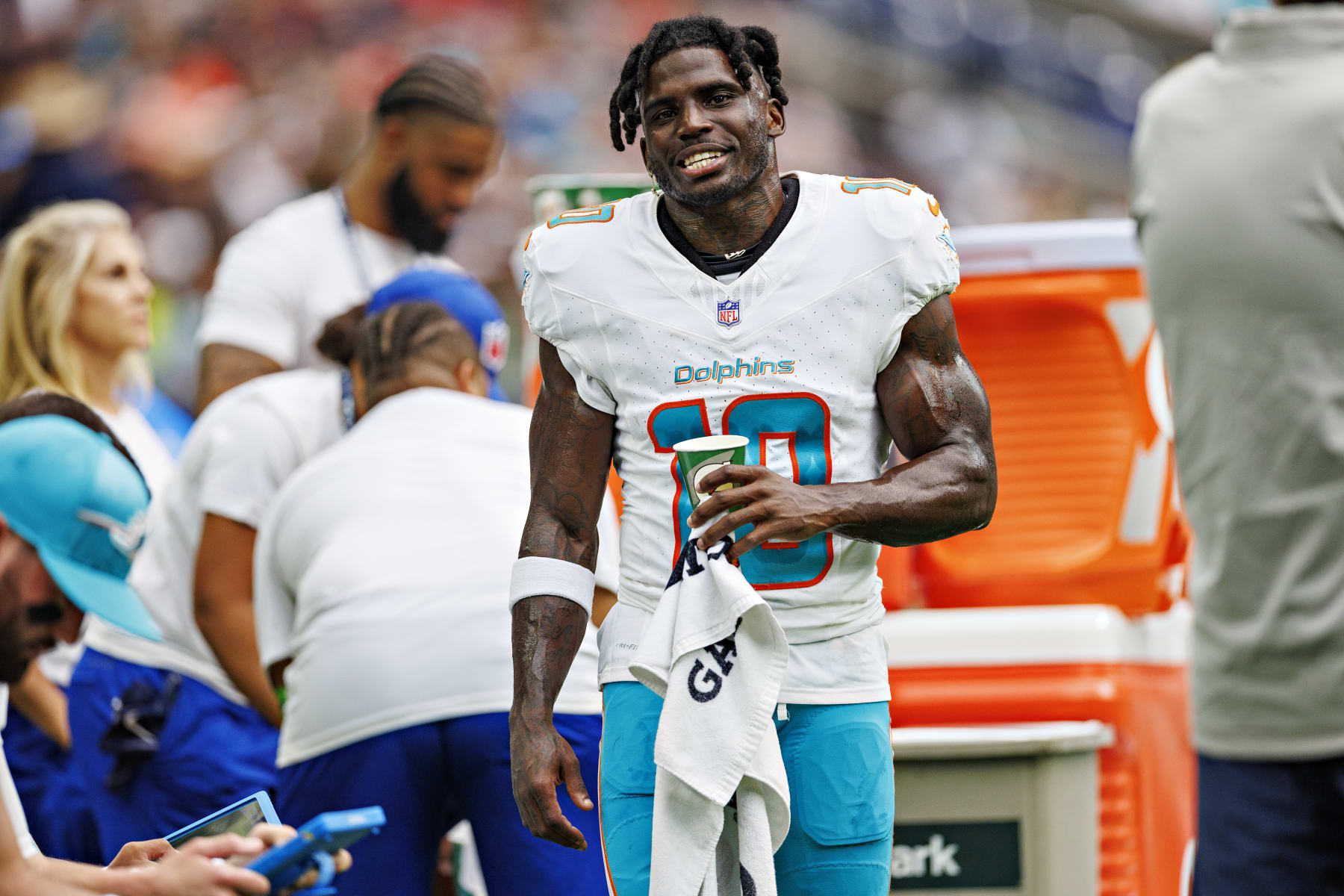 Dolphins' Tyreek Hill Won't Face NFL Discipline Stemming from Marina Incident - Vimarsana News