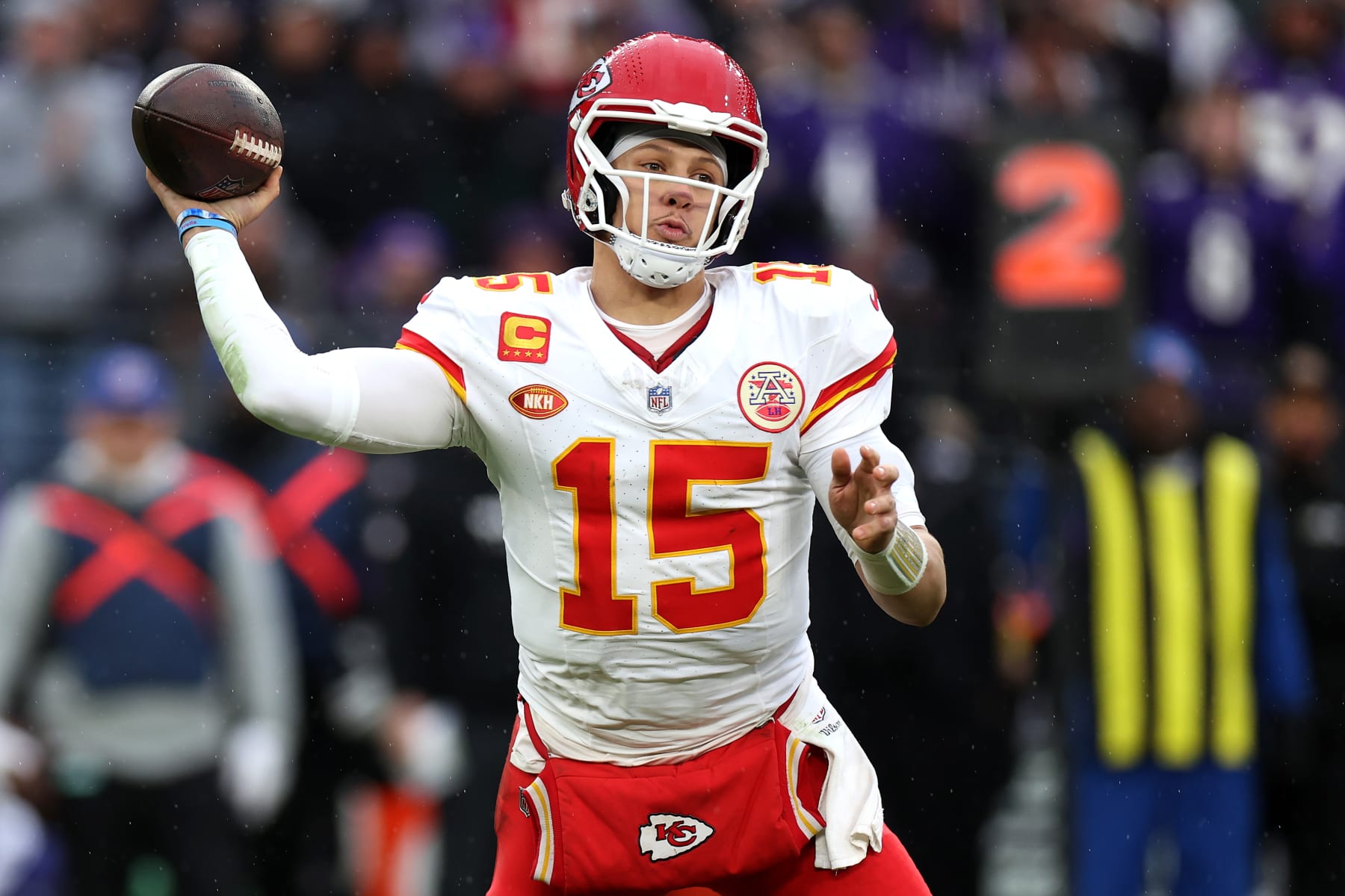 Patrick Mahomes Will Earn 1.25M Contract Bonus if Chiefs Beat 49ers in