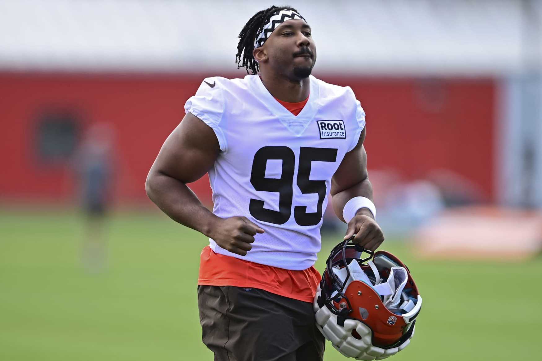 Myles Garrett seen admitting he was speeding during crash in police footage