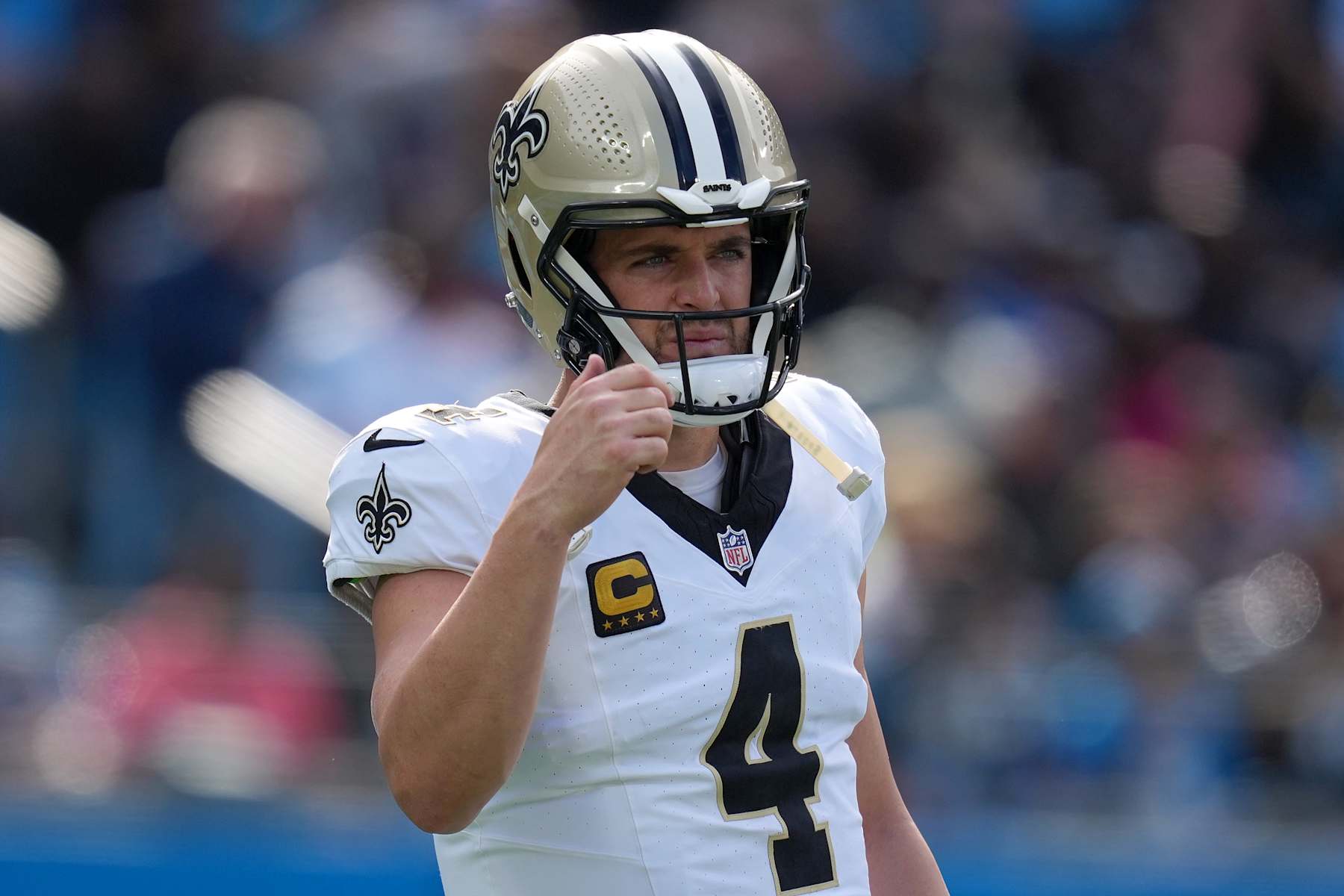 New Orleans Saints quarterback Derek Carr