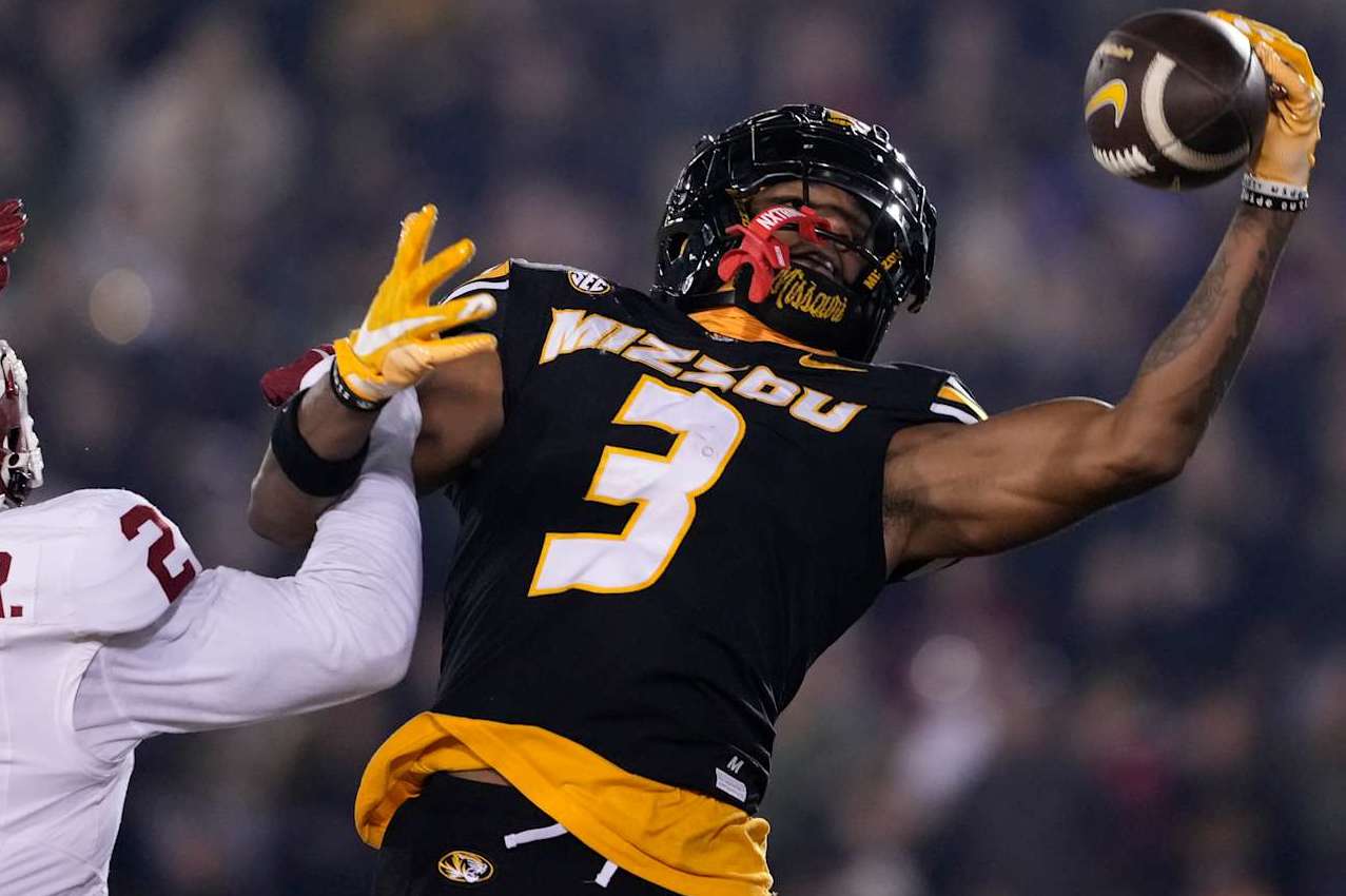 COLUMBIA, MISSOURI - NOVEMBER 09: Luther Burden III #3 of the Missouri Tigers is unable to catch a pass in the end zone against defensive back Billy Bowman Jr. #2 of the Oklahoma Sooners in the second half at Faurot Field/Memorial Stadium on November 09, 2024 in Columbia, Missouri. (Photo by Ed Zurga/Getty Images)