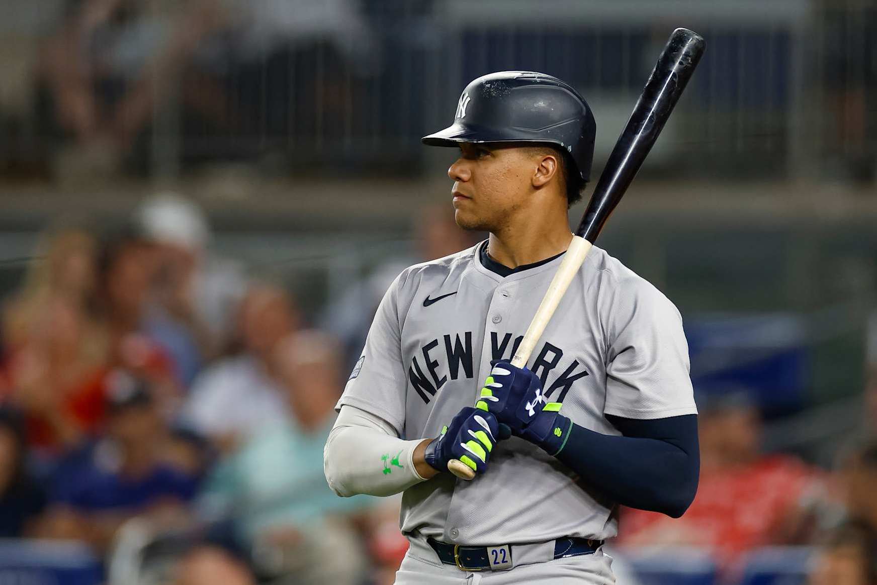 WASHINGTON, DC - AUGUST 27: Juan Soto #22 of the New York Yankees on deck in the ninth inning during a game against the Washington Nationals at Nationals Park on August 27, 2024 in Washington, DC. (Photo by Brandon Sloter/Image Of Sport/Getty Images)