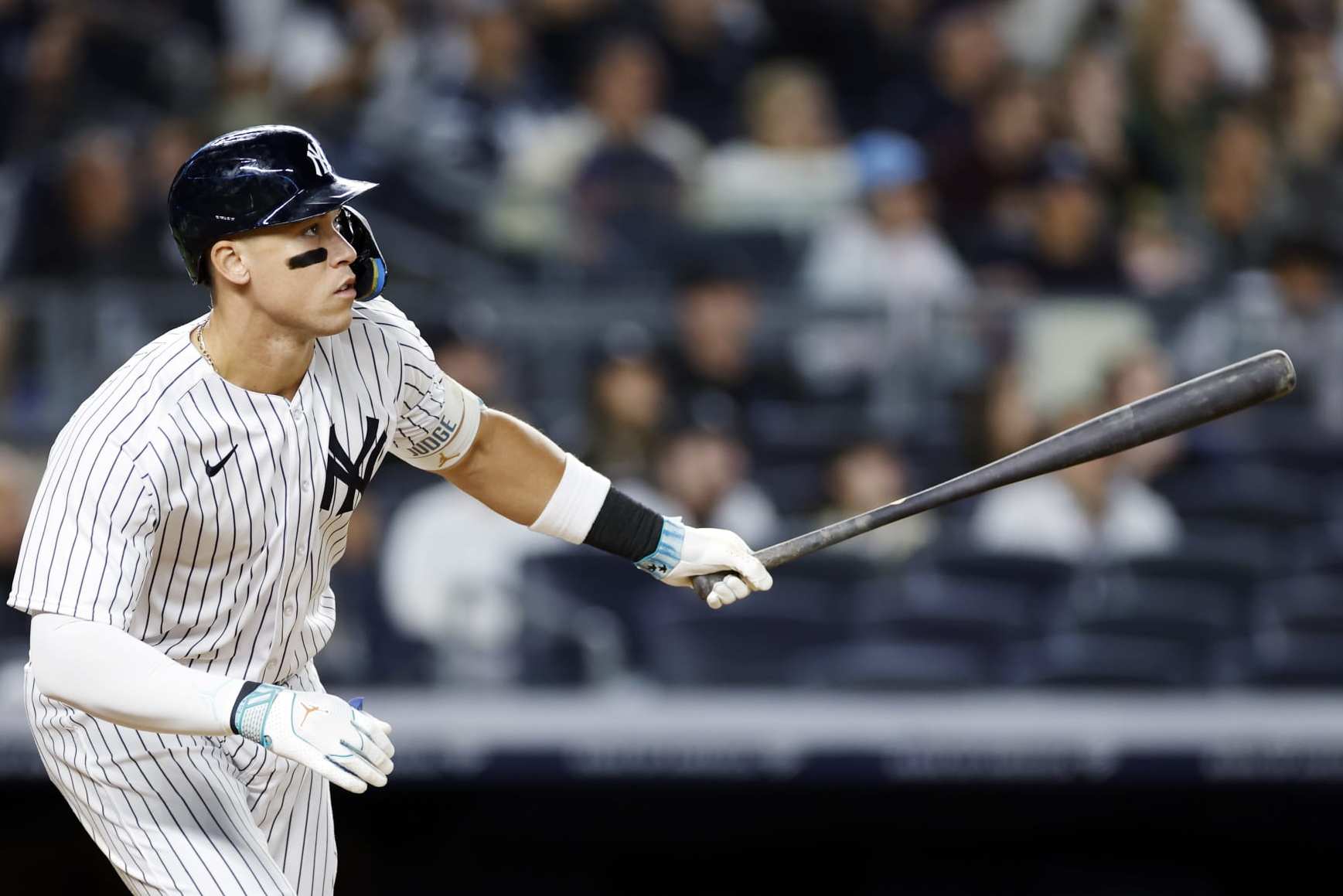 Judge hits 3 home runs, becomes first Yankees player to do it twice in one  season