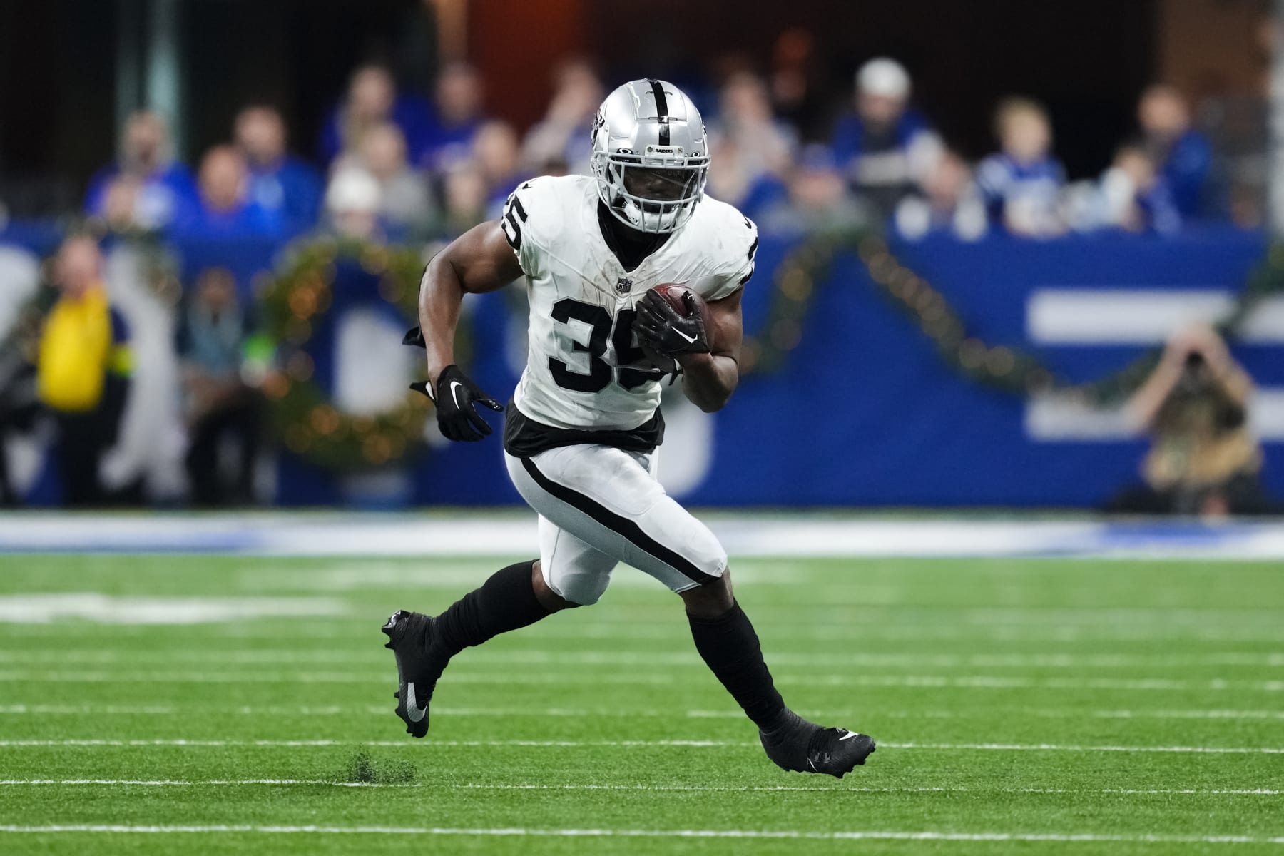 Zamir White