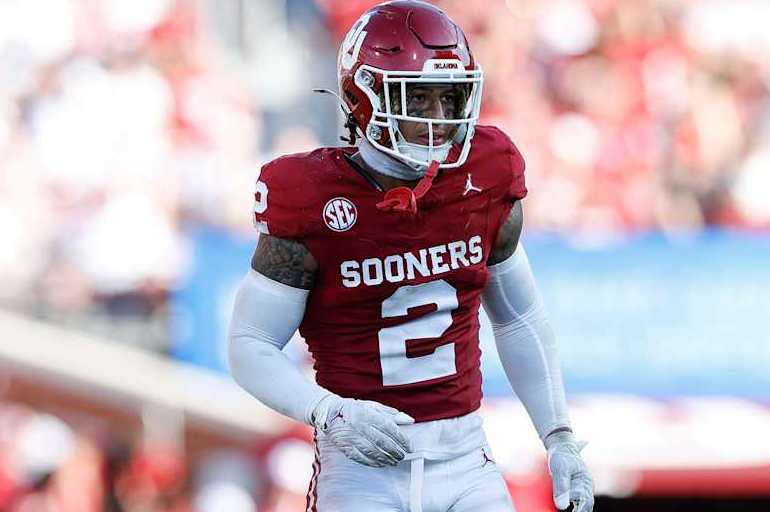 NORMAN, OKLAHOMA - SEPTEMBER 14: Billy Bowman Jr. #2 of the Oklahoma Sooners in coverage during the first half against the Tulane Green Wave at Gaylord Family Oklahoma Memorial Stadium on September 14, 2024 in Norman, Oklahoma. (Photo by Aaron M. Sprecher/Getty Images)