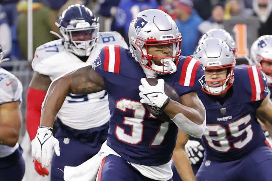 LIVE Patriots Beat: Patriots Practice Recap + Pierre Strong Traded 