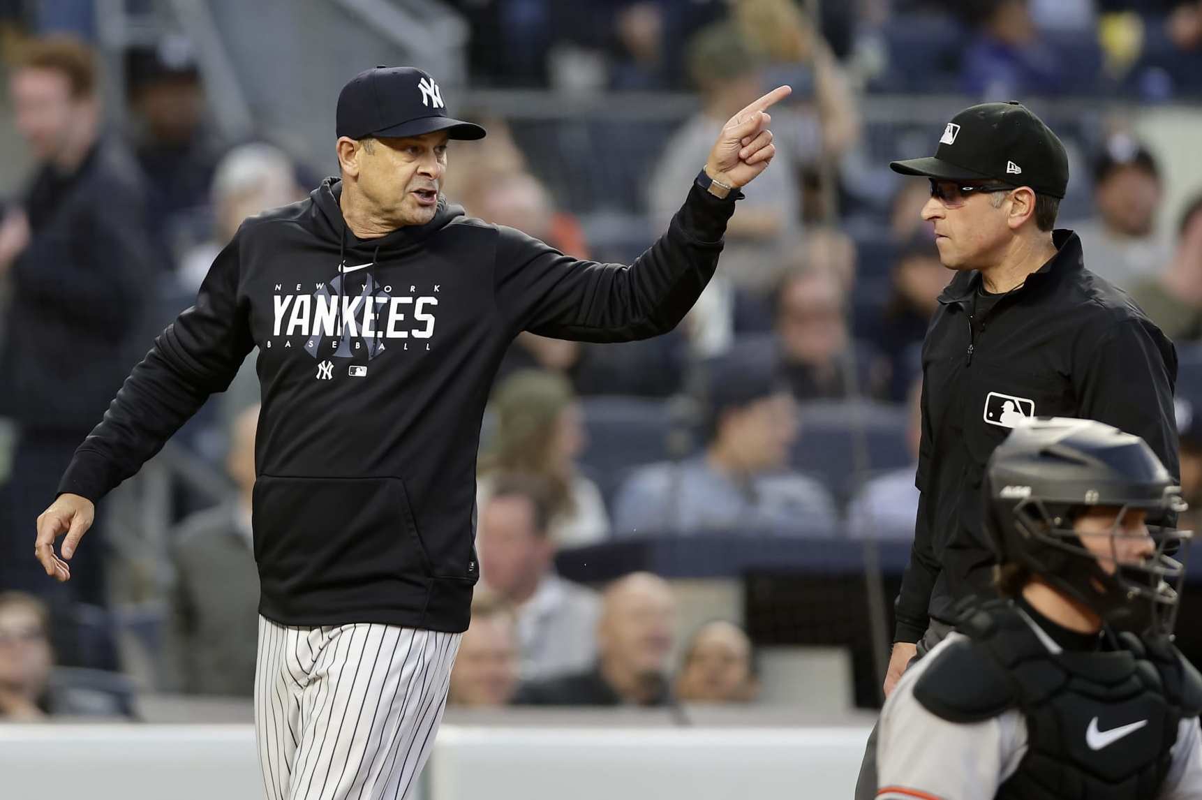 Aaron Boone won't let Yankees panic over AL East free fall