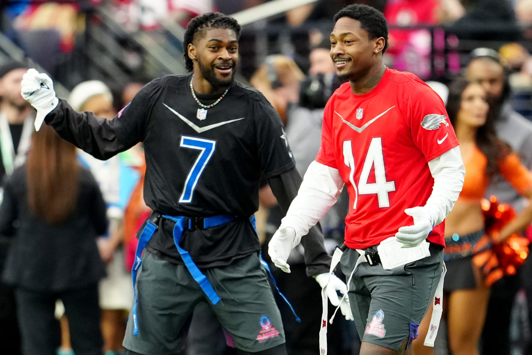 Cowboys' Trevon Diggs Hypes Brother Stefon, Texans WRs After Trade with