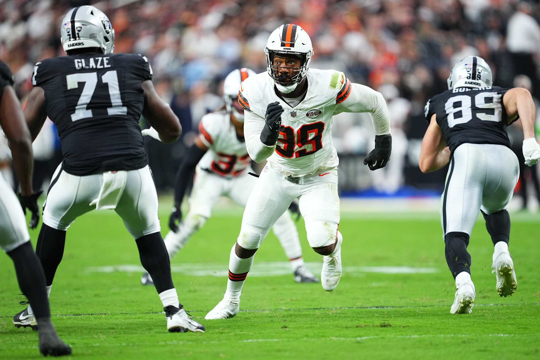 LAS VEGAS, NEVADA - SEPTEMBER 29: Defensive end Za'Darius Smith #99 of the Cleveland Browns rushes the Las Vegas Raiders at Allegiant Stadium on September 29, 2024 in Las Vegas, Nevada. The Raiders defeated the Browns 20-16.  (Photo by Jeff Bottari/Getty Images)