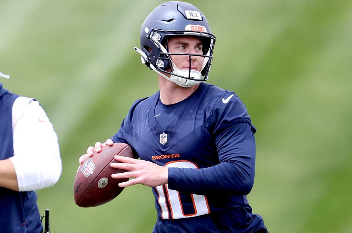 ENGLEWOOD, COLORADO - MAY 11: Quarterback Bo Nix #10 of the Denver Broncos throws during Denver Broncos Rookie Minicamp at Centura Health Training Center on May 11, 2024 in Englewood, Colorado. (Photo by Matthew Stockman/Getty Images)