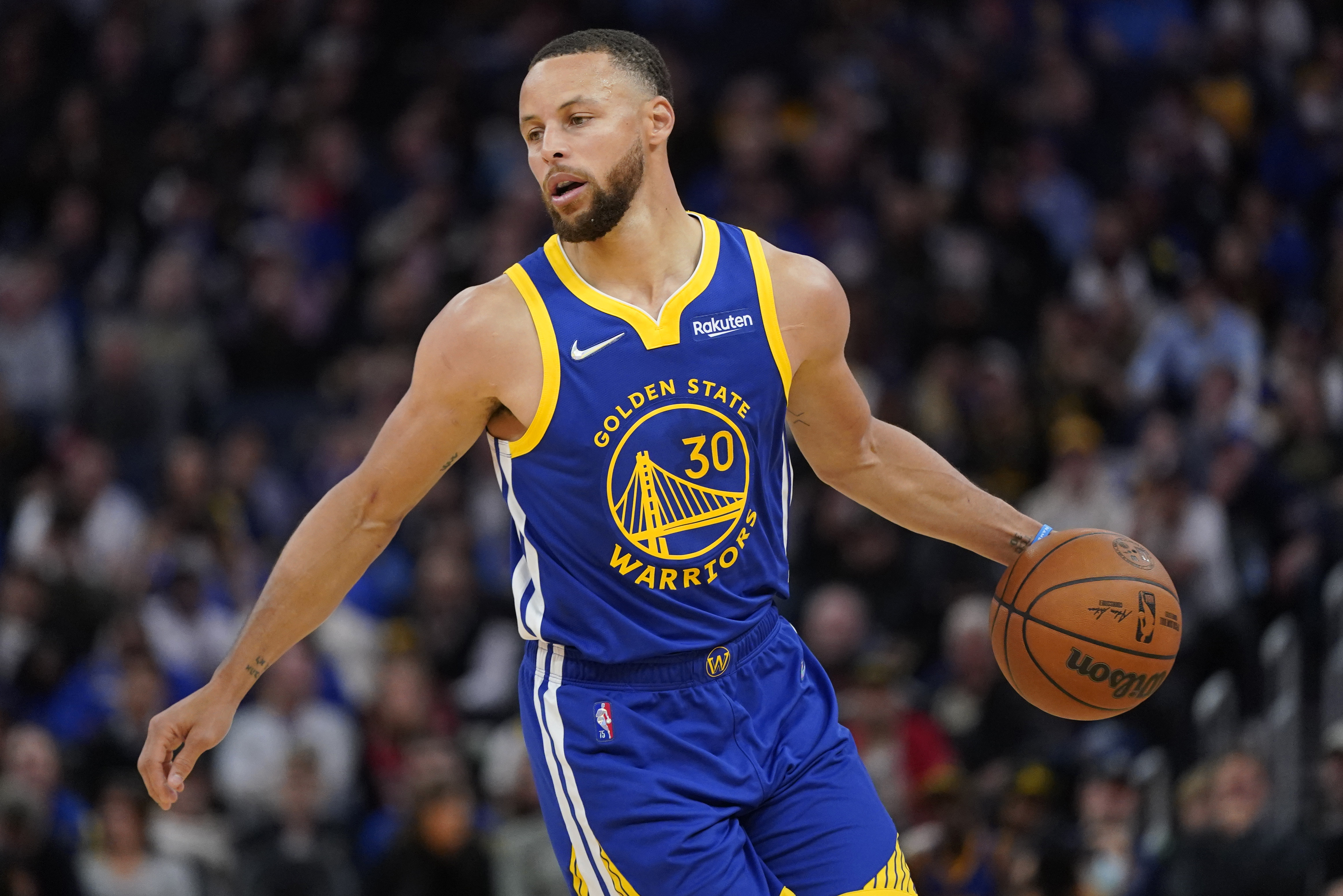 Warriors Rumors: Stephen Curry's Foot Injury to Be Re-Evaluated After Regular Se..