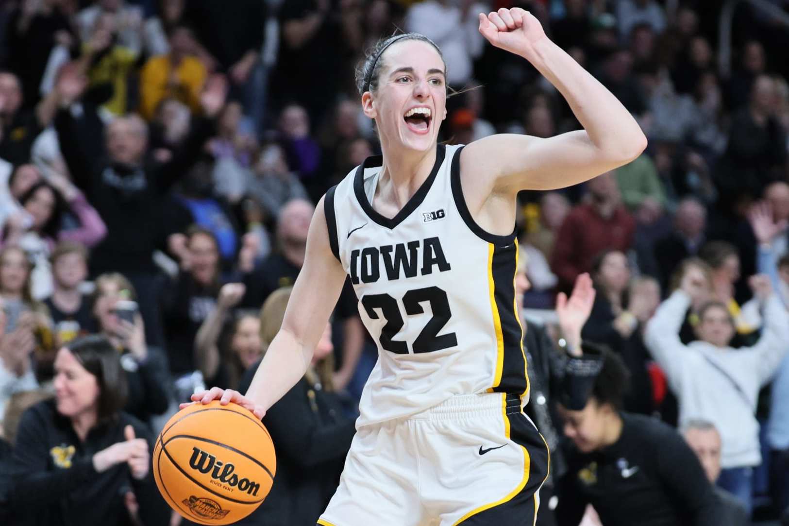 ALBANY, NEW YORK - APRIL 01:Caitlin Clark #22 of the Iowa Hawkeyes celebrates after beating the LSU Tigers 94-87 in the Elite 8 round of the NCAA Women's Basketball Tournament at MVP Arena on April 01, 2024 in Albany, New York. (Photo by Andy Lyons/Getty Images)