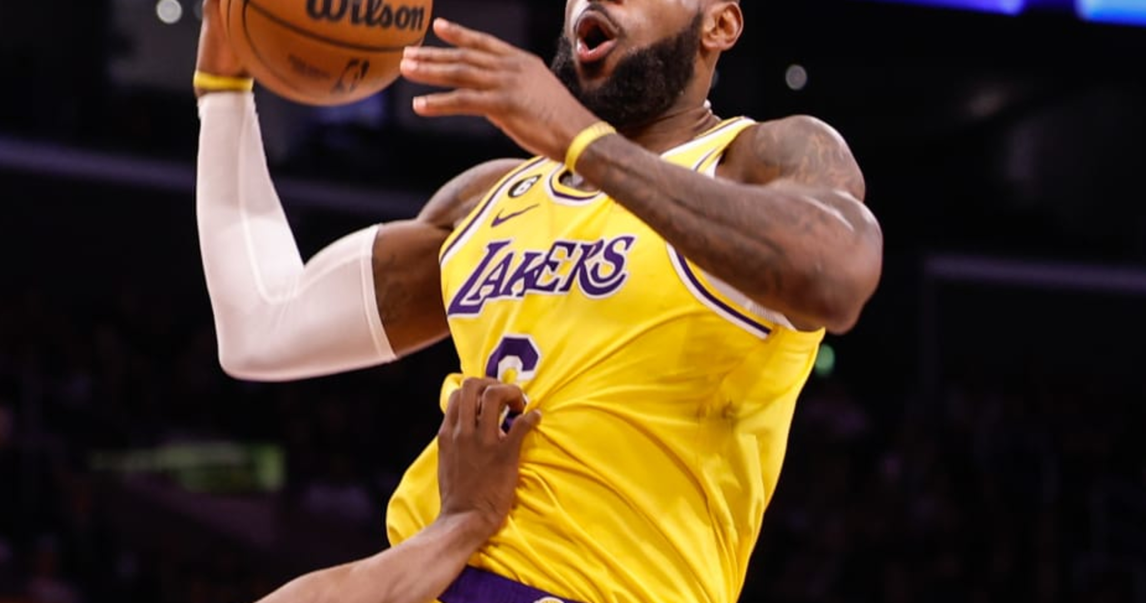 Lakers' LeBron bent on avoiding 2nd straight NBA playoff miss