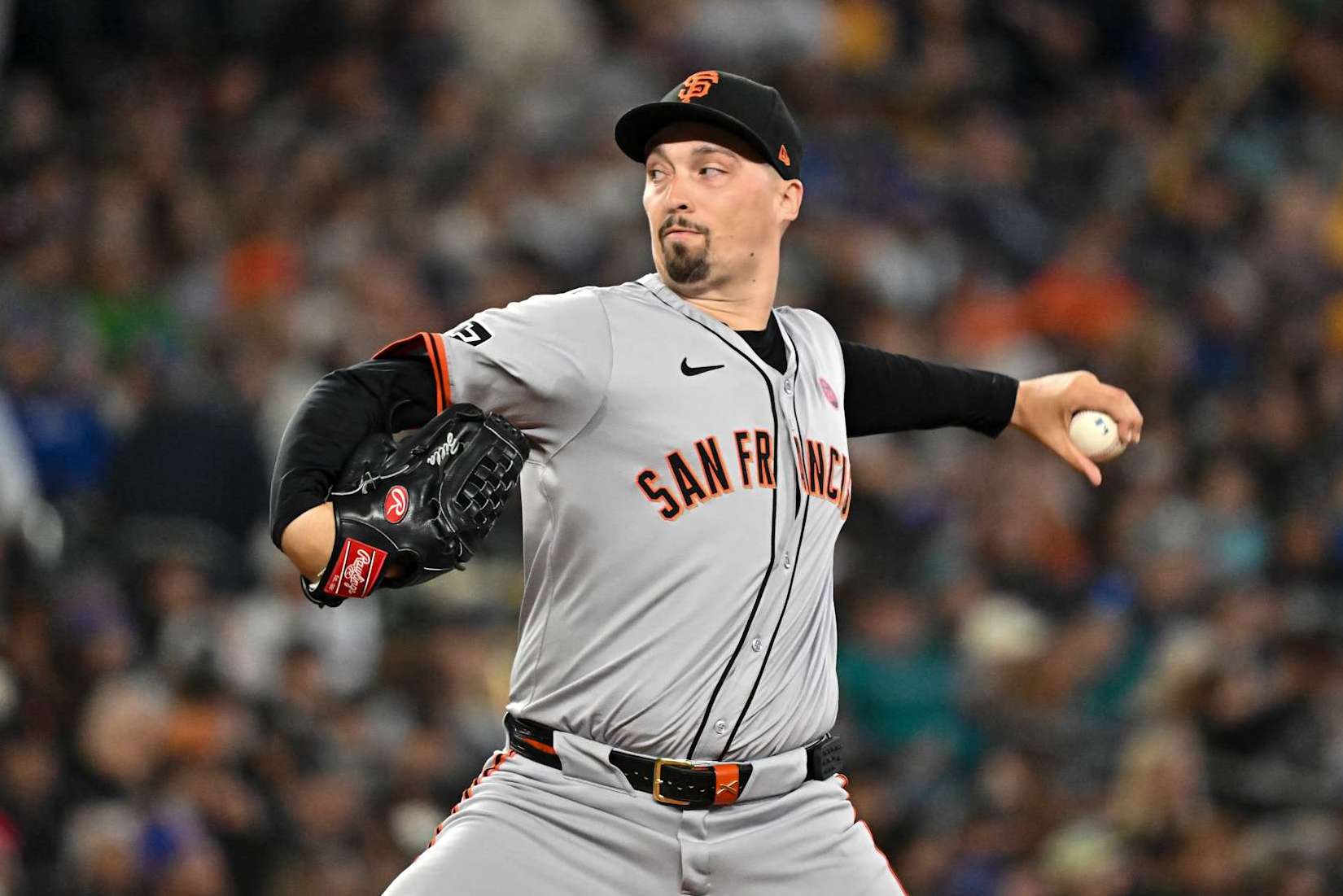 SEATTLE, WASHINGTON - AUGUST 24: Blake Snell #7 of the San Francisco Giants throws a pitch during the first inning against the Seattle Mariners at T-Mobile Park on August 24, 2024 in Seattle, Washington. (Photo by Alika Jenner/Getty Images)