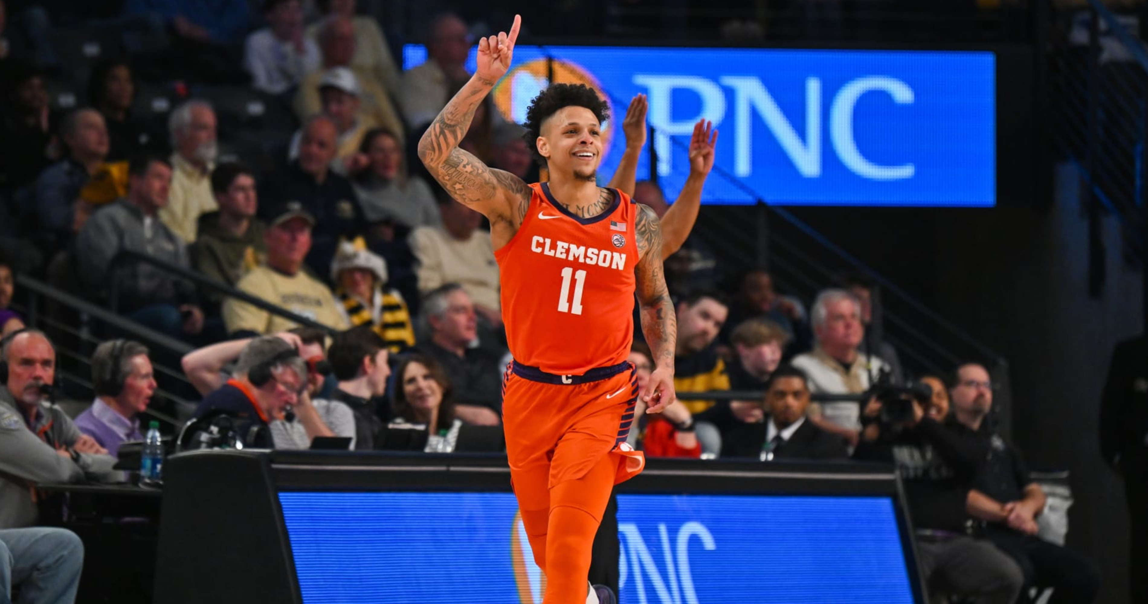 Clemson Basketball: Galloway signs NIL deal with an underwear company