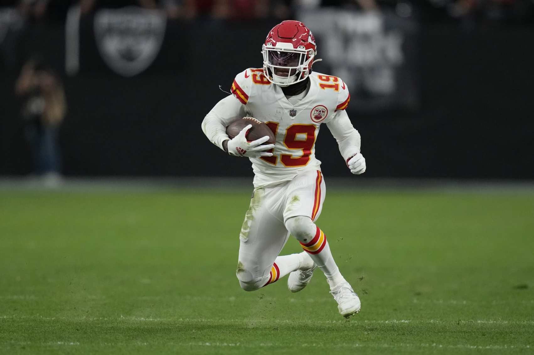 Chiefs WR Kadarius Toney undergoes knee surgery, status for Week 1 in doubt