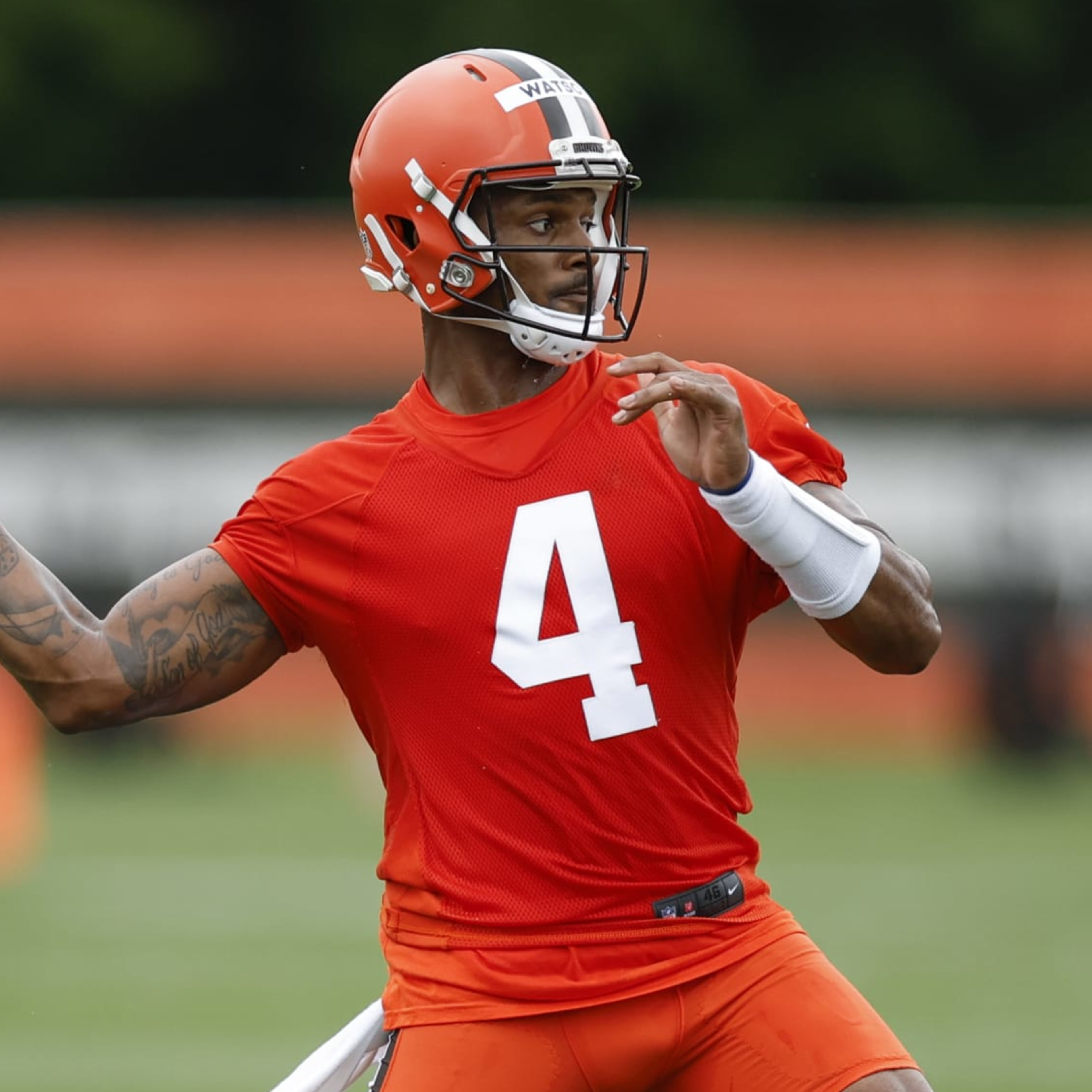 Report: Deshaun Watson, NFLPA to Sue NFL If Suspended 1 Year for Alleged Miscond..