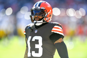 Browns Anthony Walker clears way for Deshaun Watson to wear #4