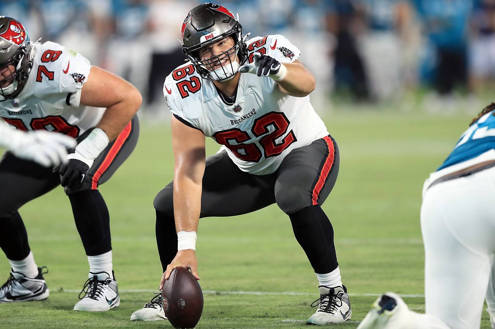JACKSONVILLE, FL - August 17: Tampa Bay Buccaneers Center Graham Barton (62) sets up to snap the ball during the preseason game between the Tampa Bay Buccaneers and the Jacksonville Jaguars on August 17, 2024 at EverBank Stadium in Jacksonville, FL. (Photo by Cliff Welch/Icon Sportswire via Getty Images)
