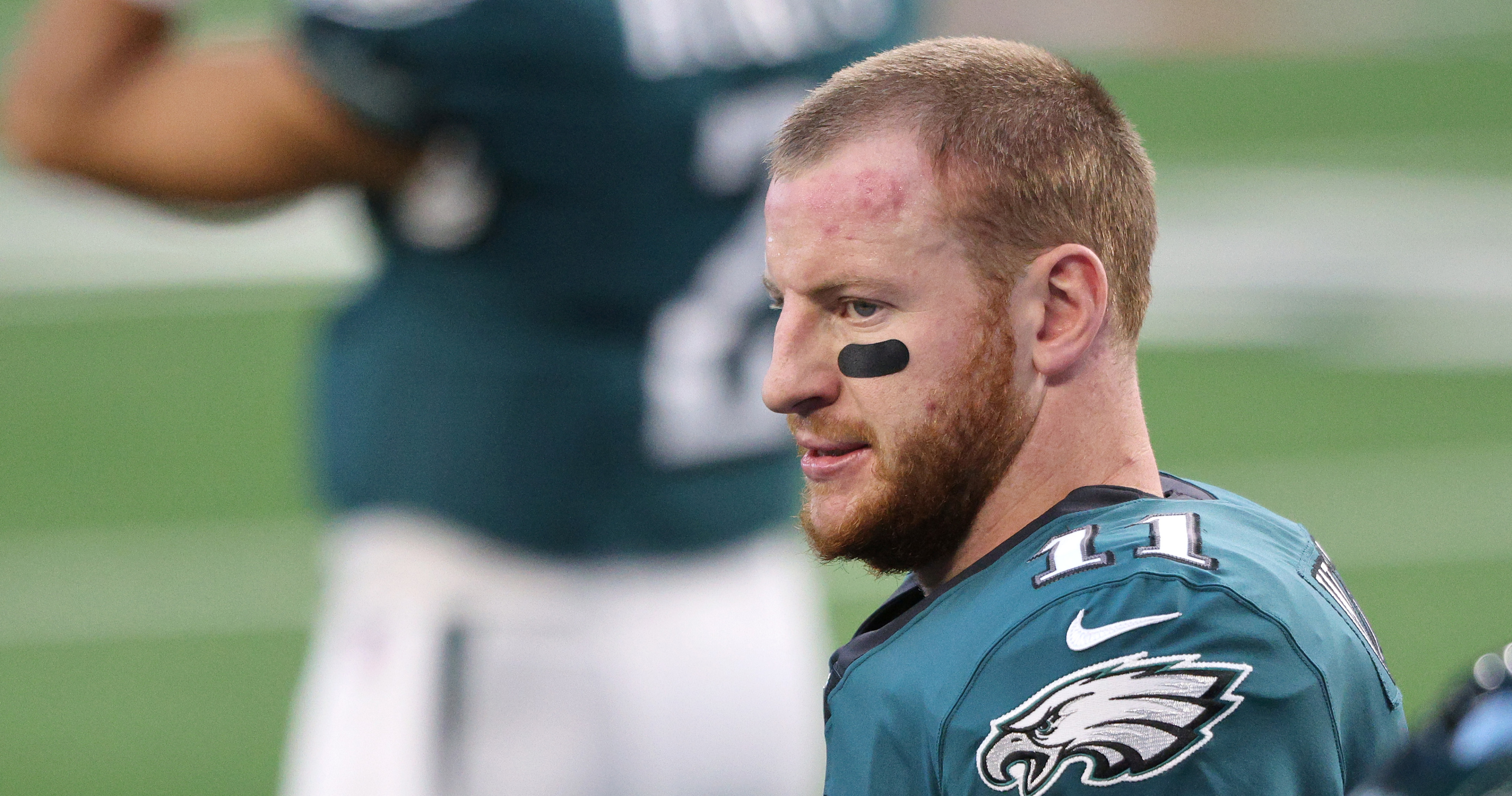 Carson Wentz has stress fracture in back; no surgery needed for