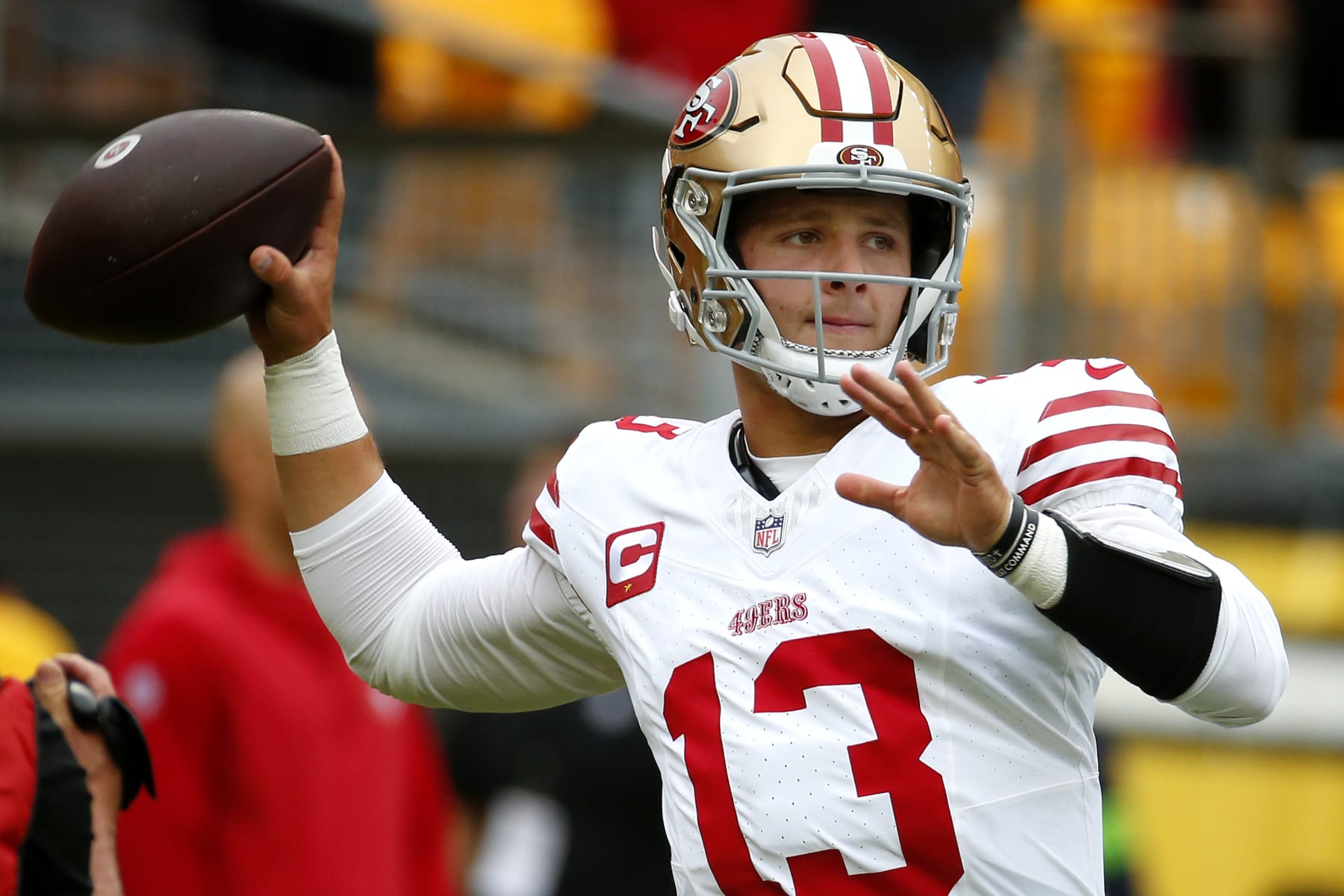 PITTSBURGH, PENNSYLVANIA - SEPTEMBER 10: Brock Purdy #13 of the San Francisco 49ers warms up prior to a game against the Pittsburgh Steelers at Acrisure Stadium on September 10, 2023 in Pittsburgh, Pennsylvania. (Photo by Justin K. Aller/Getty Images)