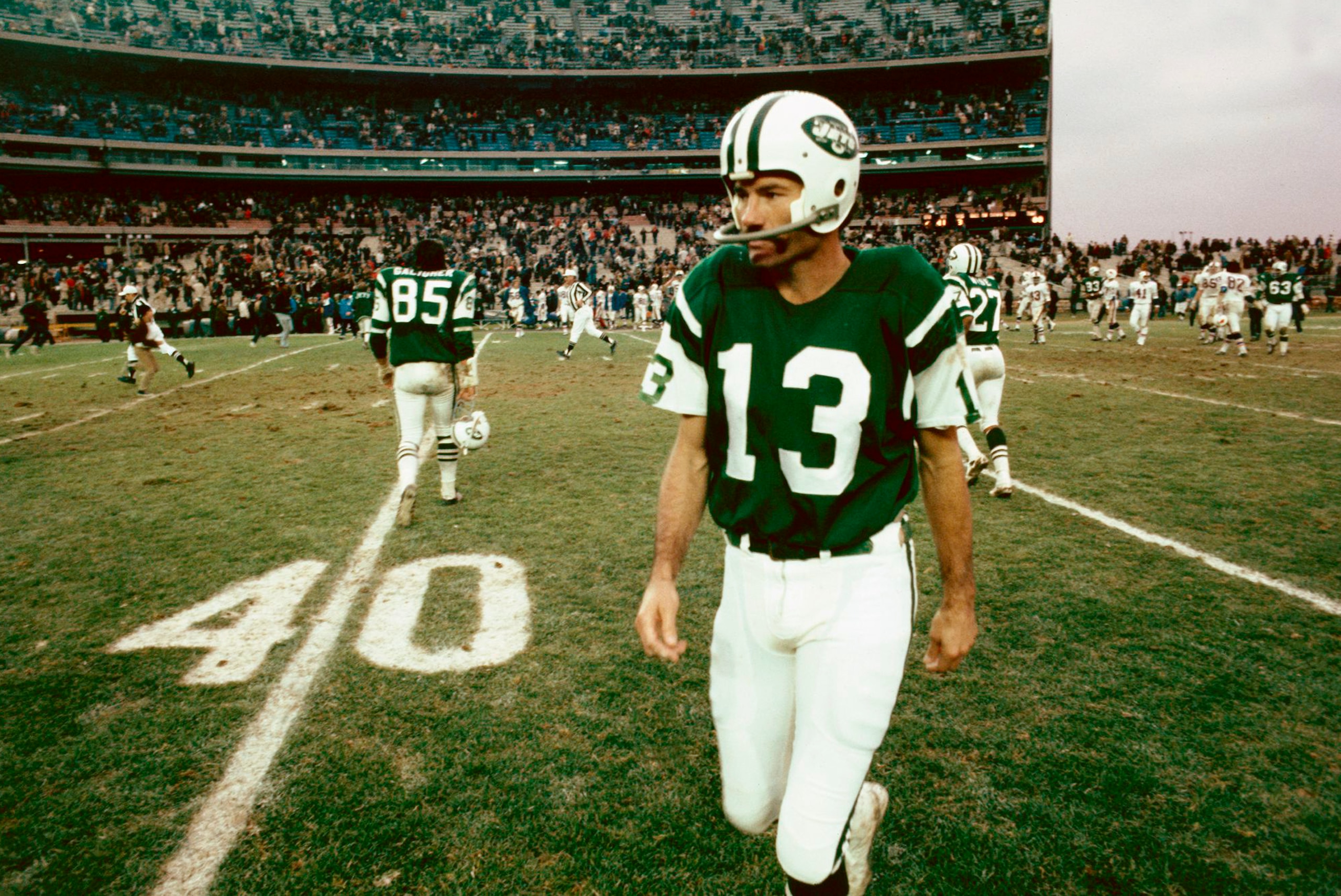 FLUSHING, N.Y.-NOVEMBER 12: Don Maynard, wide receiver of the New York Jets, walks off the field at Shea Stadium following the Jets’ victory over the Buffalo Bills on November 12, 1972. (Photo by Ross Lewis/Getty Images)