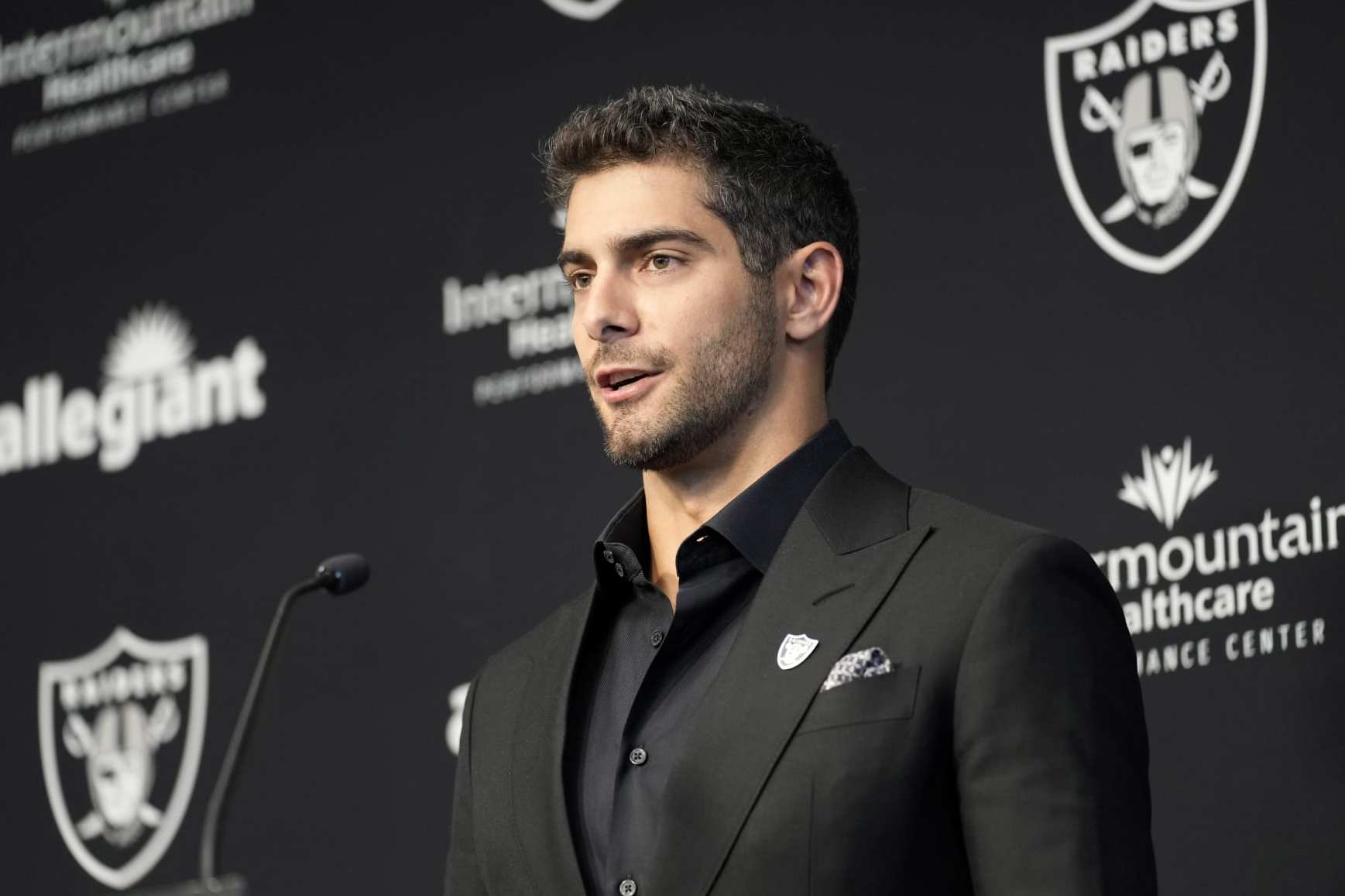 Jimmy Garoppolo rumors: Free agent QB expected to sign 3-year deal with  Raiders - DraftKings Network