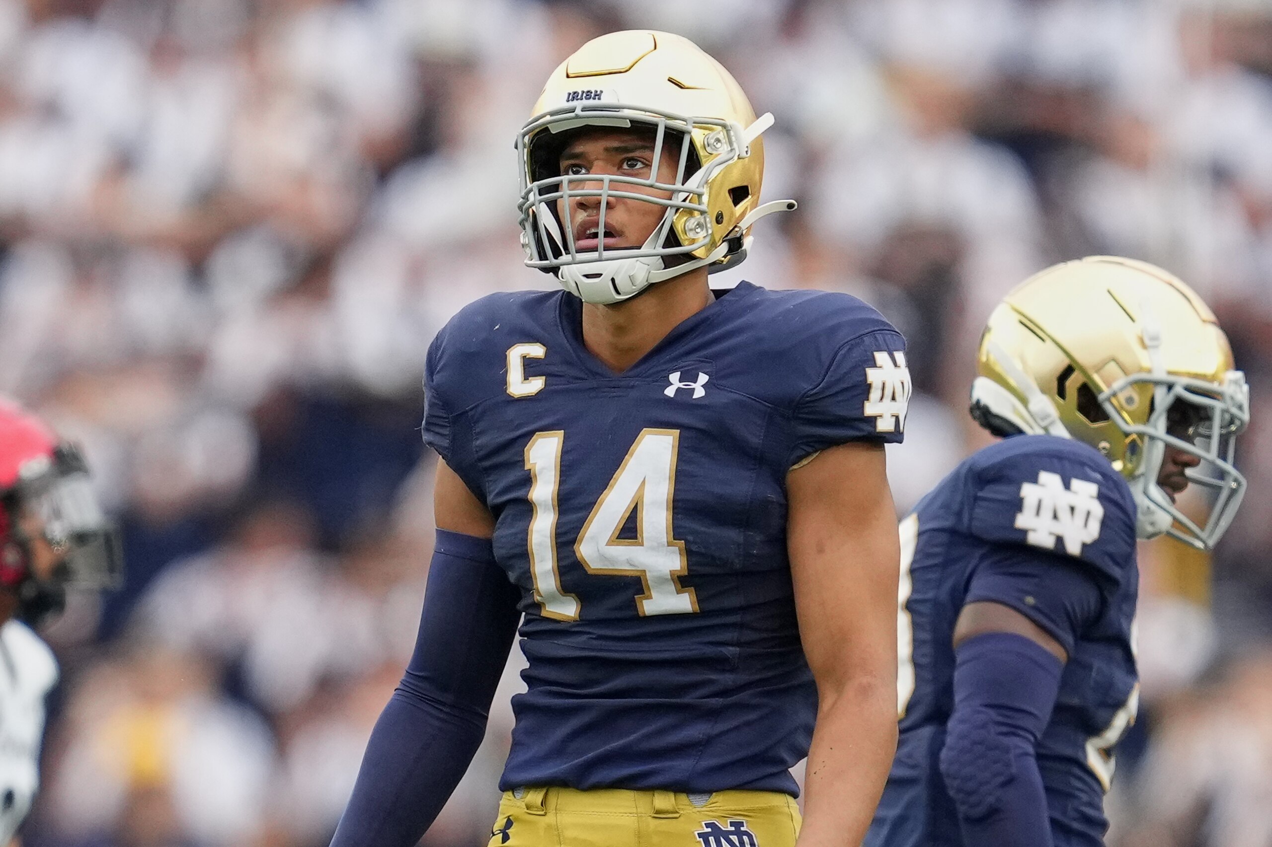 SOUTH BEND, IN - OCTOBER 02: Notre Dame Fighting Irish safety Kyle Hamilton (14) looks on during a game between the Notre Dame Fighting Irish and the Cincinnati Bearcats on October 2, 2021, in South Bend, IN. (Photo by Robin Alam/Icon Sportswire via Getty Images) SOUTH BEND, IN - OCTOBER 02: Notre Dame Fighting Irish safety Kyle Hamilton (14) looks on during a game between the Notre Dame Fighting Irish and the Cincinnati Bearcats on October 2, 2021, in South Bend, IN. (Photo by Robin Alam/Icon Sportswire via Getty Images)