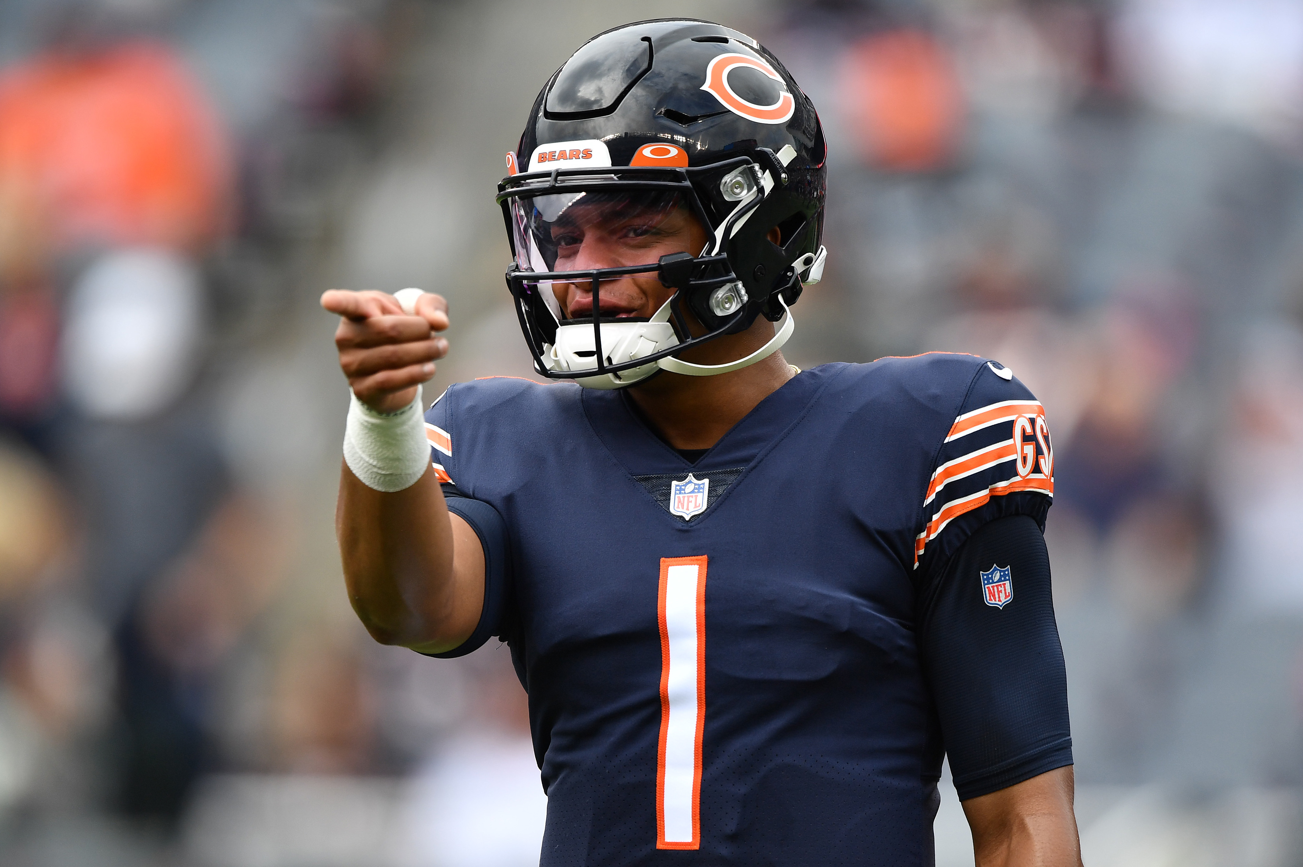 Justin Fields statement about Chicago Bears offense shouldn't