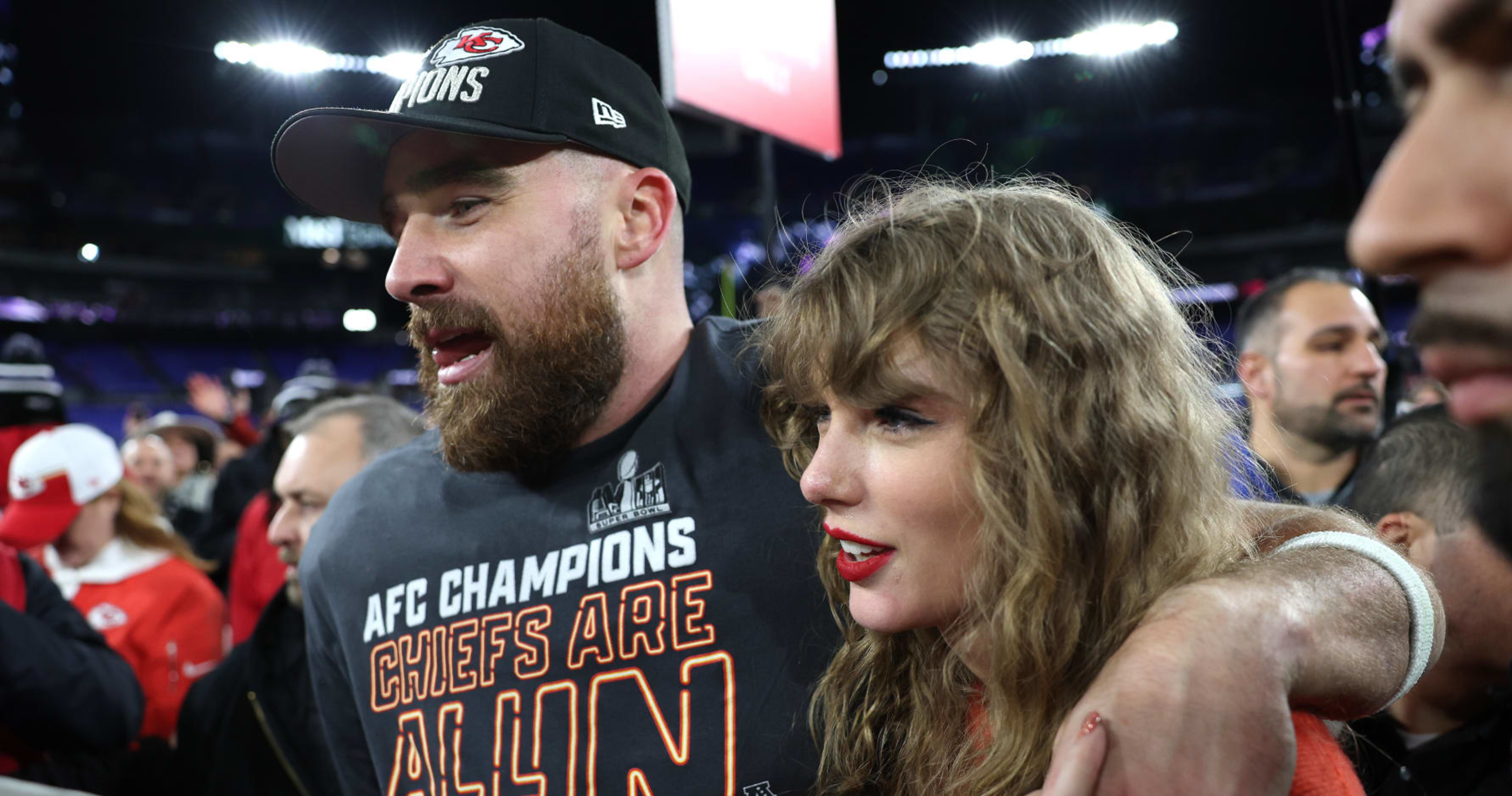 Vidéo : Travis Kelce a trollé à propos de la proposition de Taylor Swift par Undercover Jason Sudeikis |  Actualités, scores, faits saillants, statistiques et rumeurs