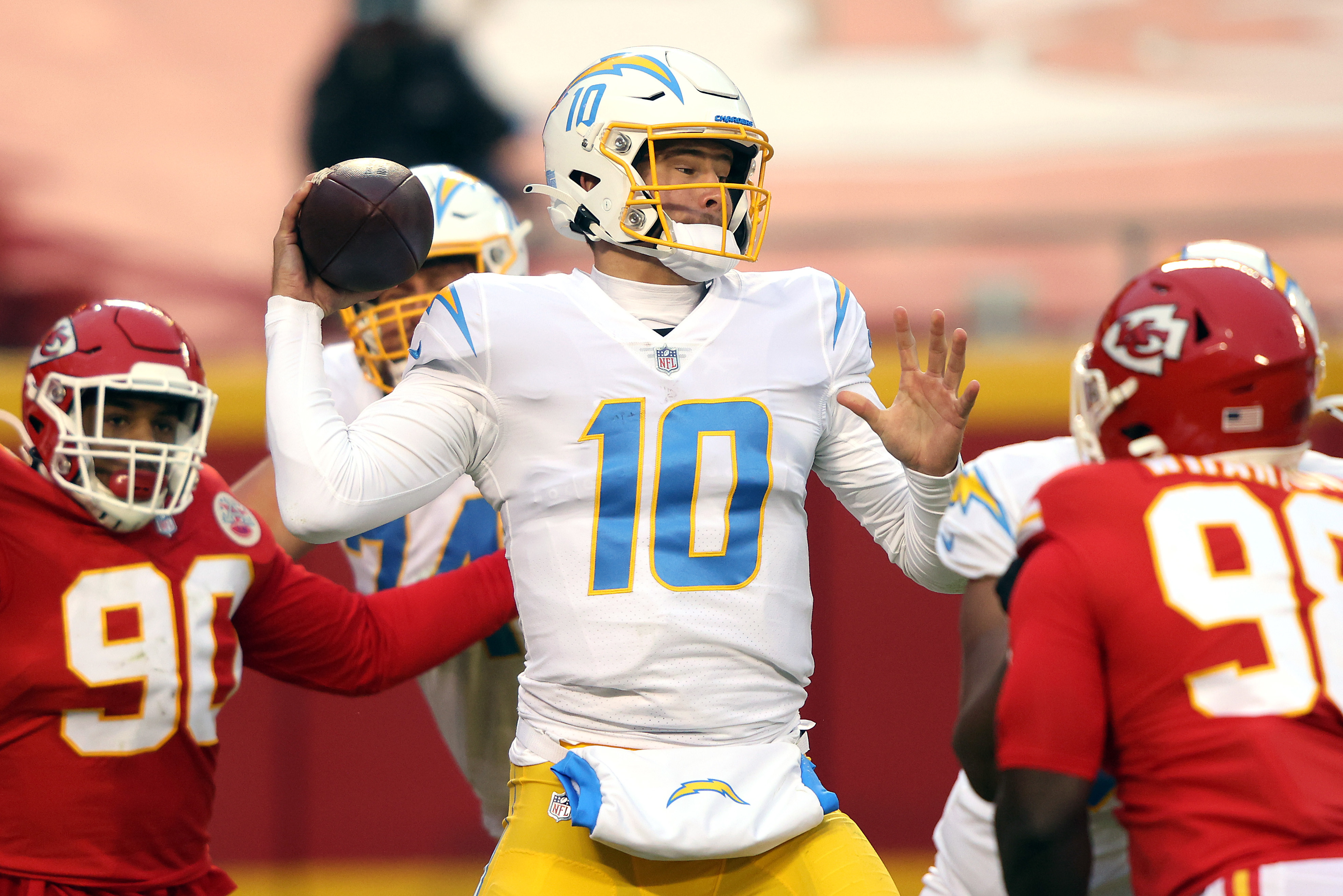 Chiefs' Patrick Mahomes clears up comment on Chargers' Justin Herbert