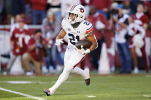Hugh Freeze: Auburn RB Brian Battie Had Setback, Still on Ventilator After Shooting