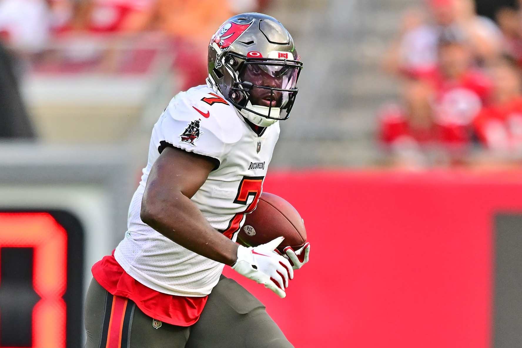 Browns, Bucs Week 12 Updates: Leonard Fournette Out, Gio Bernard In - Dawgs  By Nature