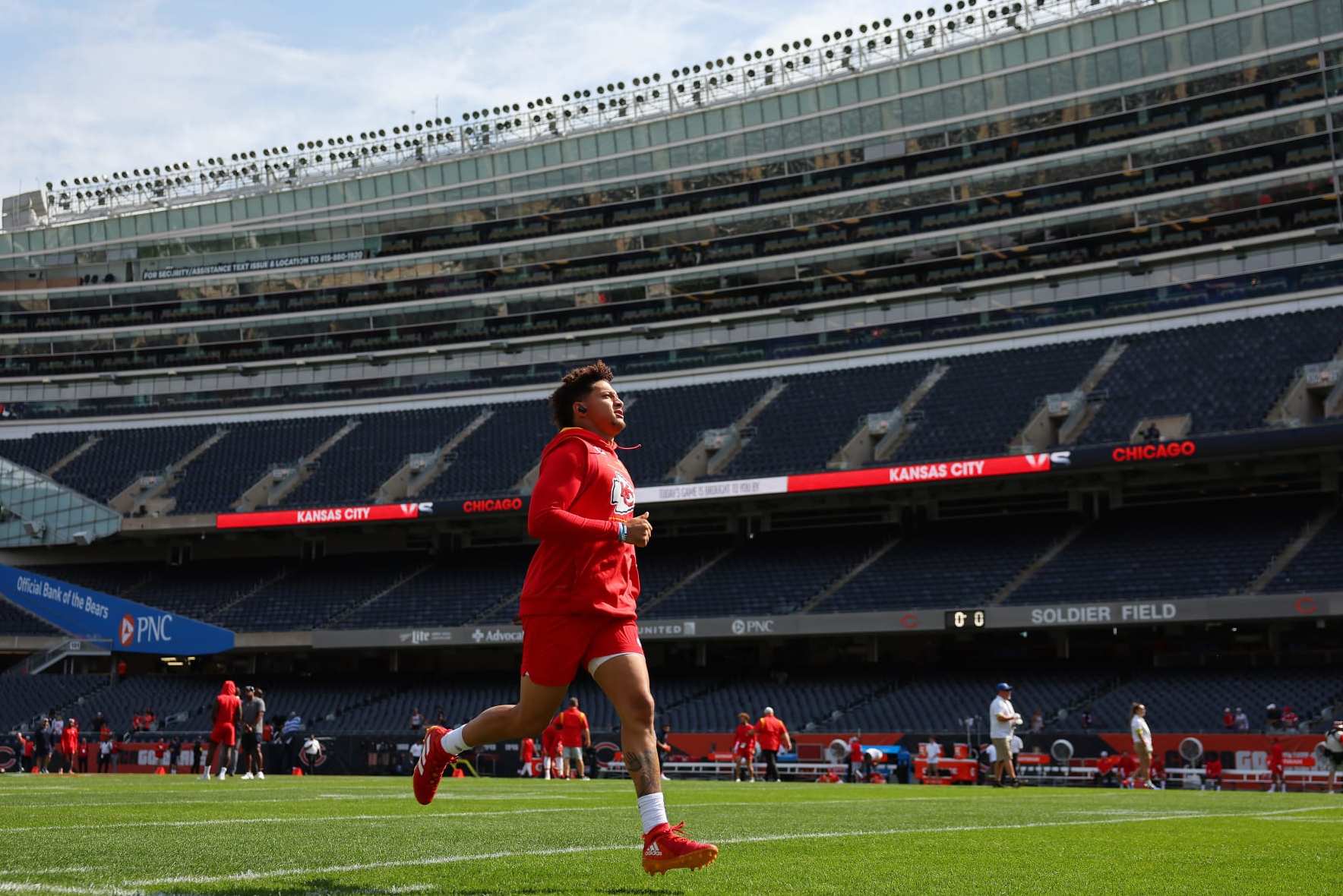 Soldier Field turf in poor condition ahead of Chiefs' game vs. Bears